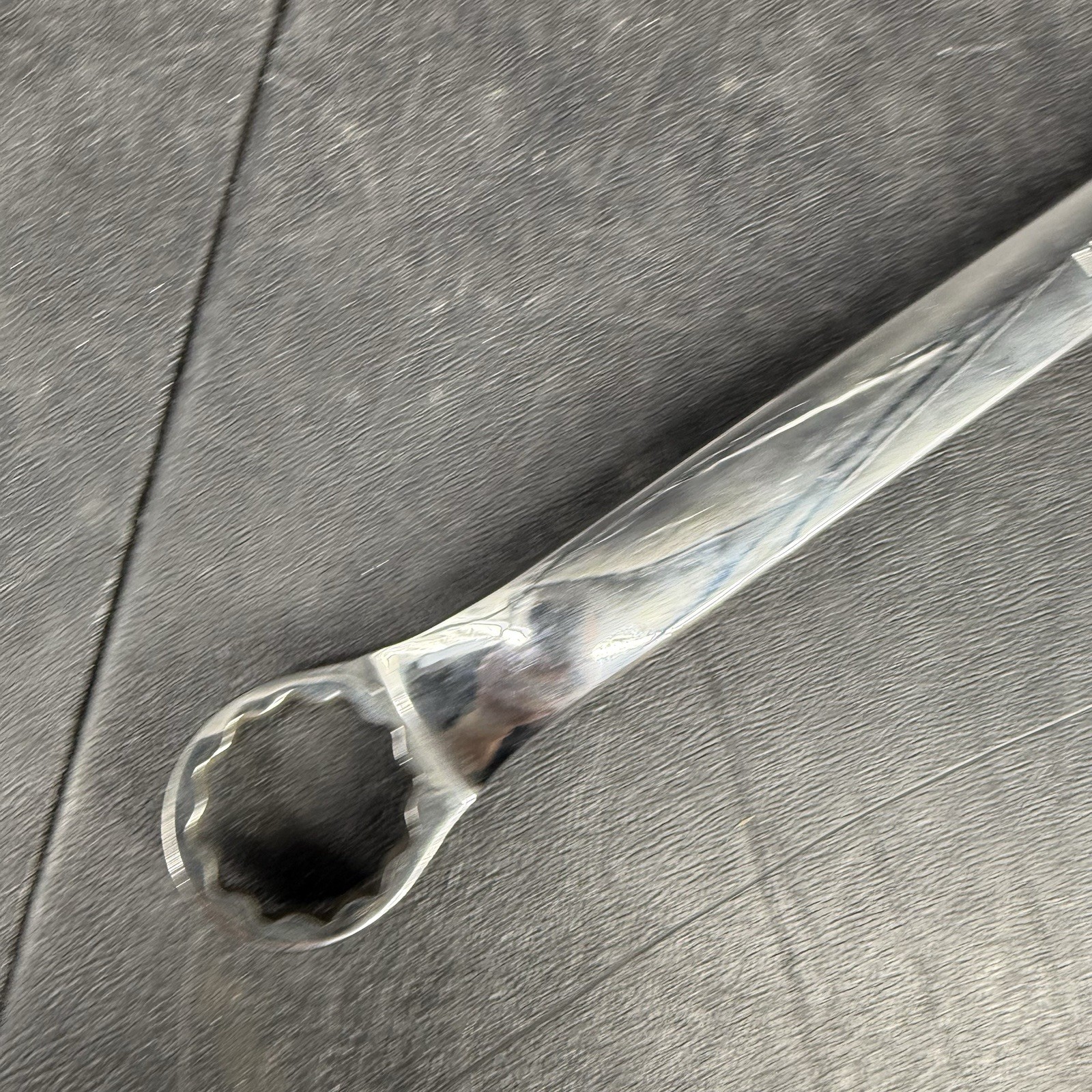 Snap On Tools XB4042A 1-1/4″ X 1-5/16″ 12 Point SAE 10* Offset Box End Wrench