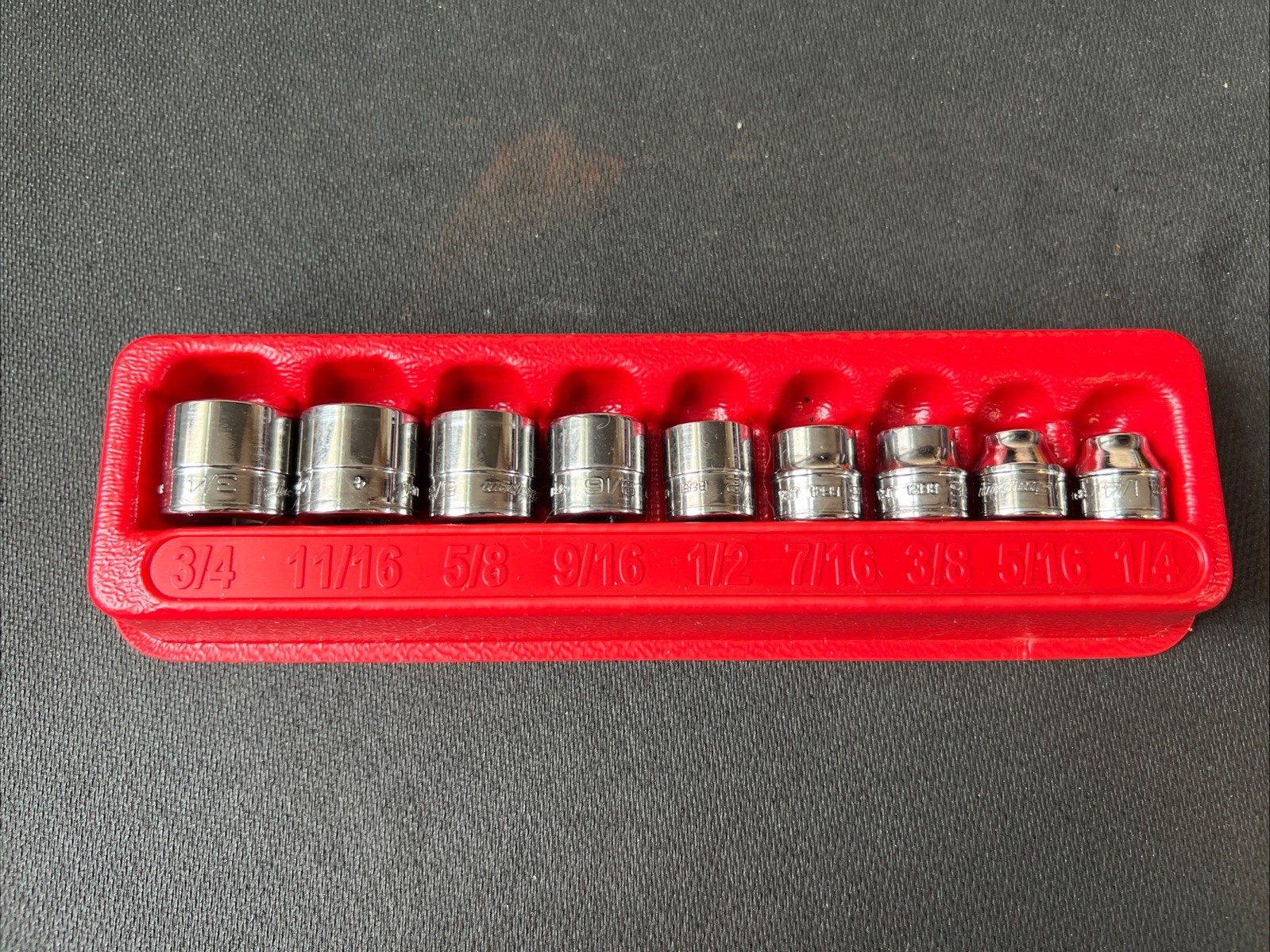 Snap On 9 Piece 3/8″ Drive SAE 12 Point Chrome Low Profile Socket Set 209RF⭐️