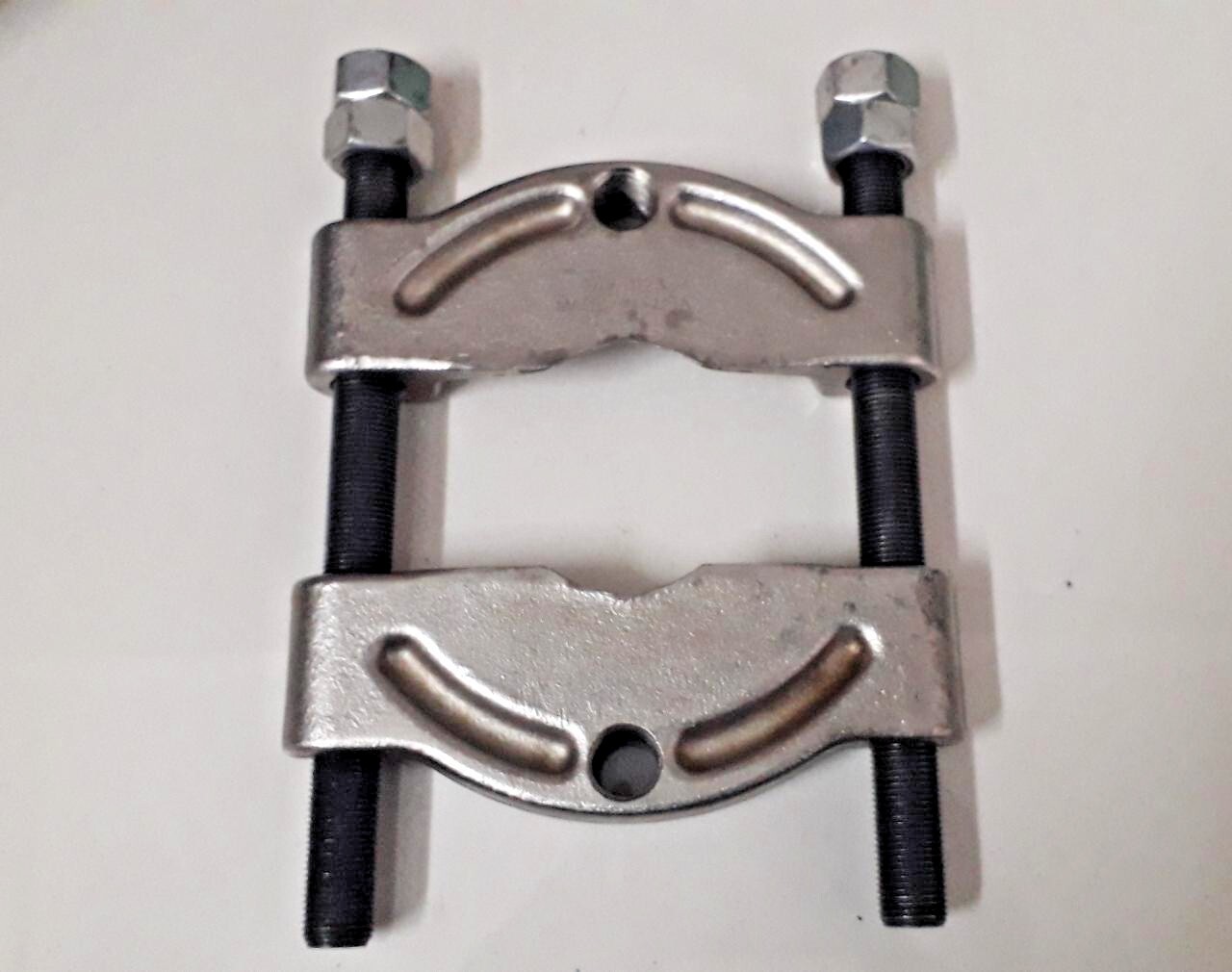 OTC Tools 1123 – 1/2″ to 4-5/8″ Bearing Splitter