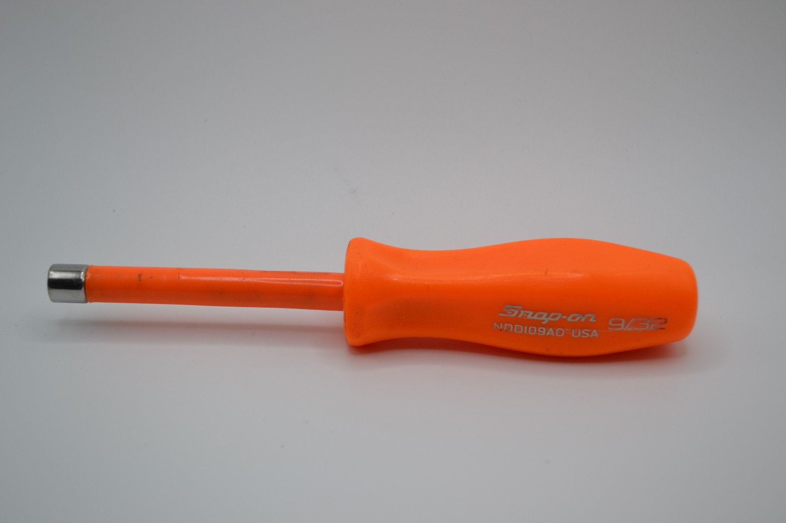 Snap on Tools NDD109AO 6-Point SAE 9/32″ Hard Handle Nut Driver (Orange) USA S-5