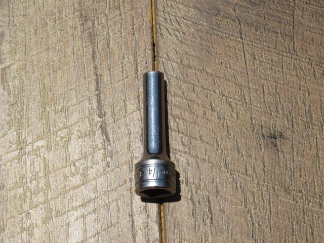 SNAP ON 1/4″ SFS081 3/8″ DRIVE 6 POINT DEEP SAE SOCKET SFS 081 UNDERLINE LOGO