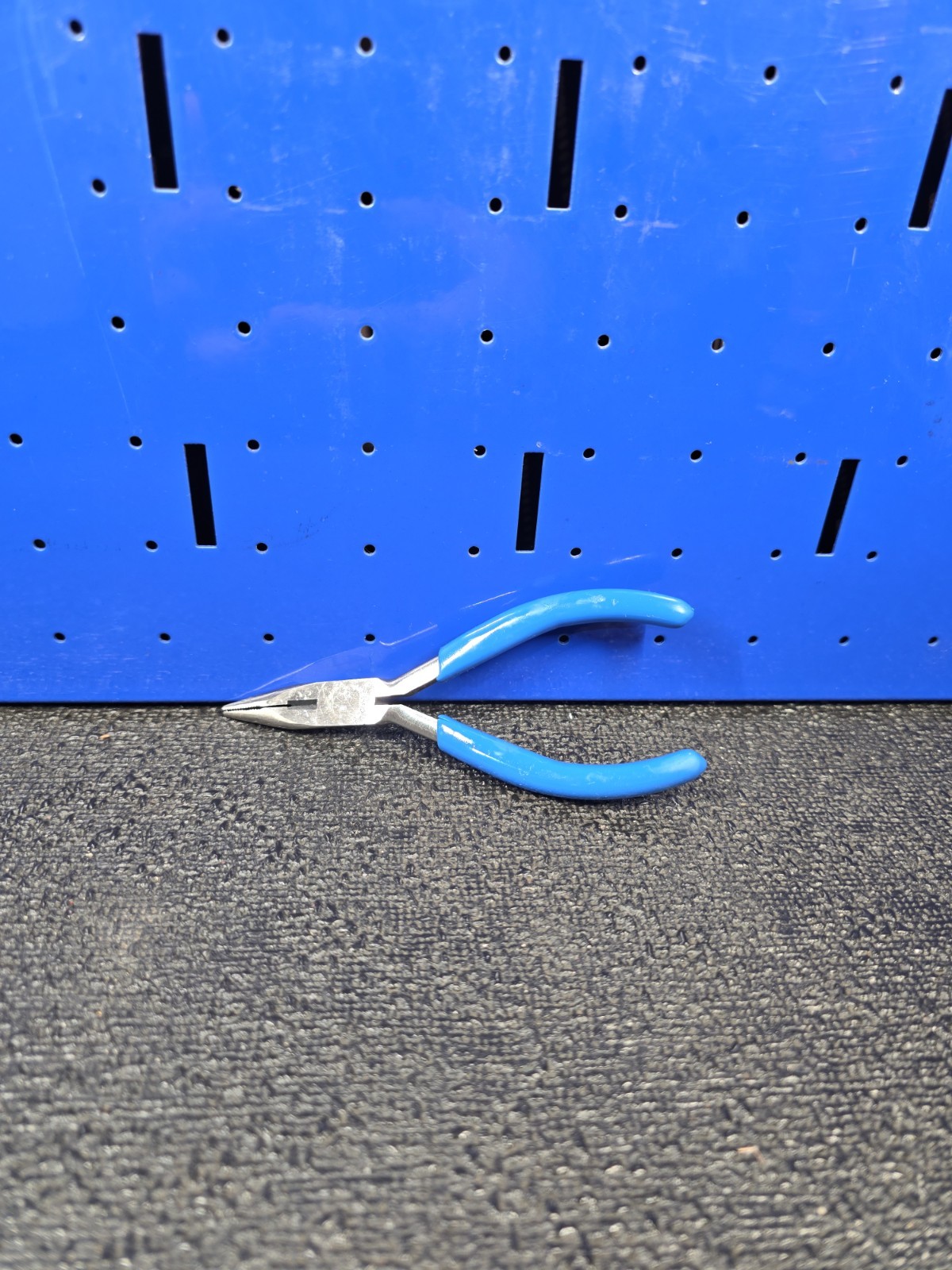 Blue-Point Tools BDG95CMP Mini Needle Nose Pliers Blue See Details