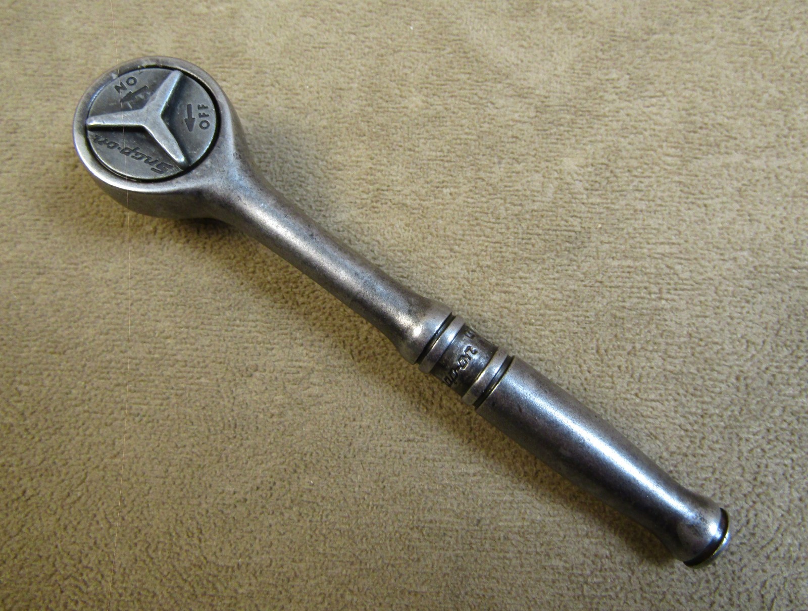 NICE! SNAP ON NO.GTM739 1/4″ DRIVE 4.5″ SHORT HANDLE INDUSTRIAL FINISH RATCHET