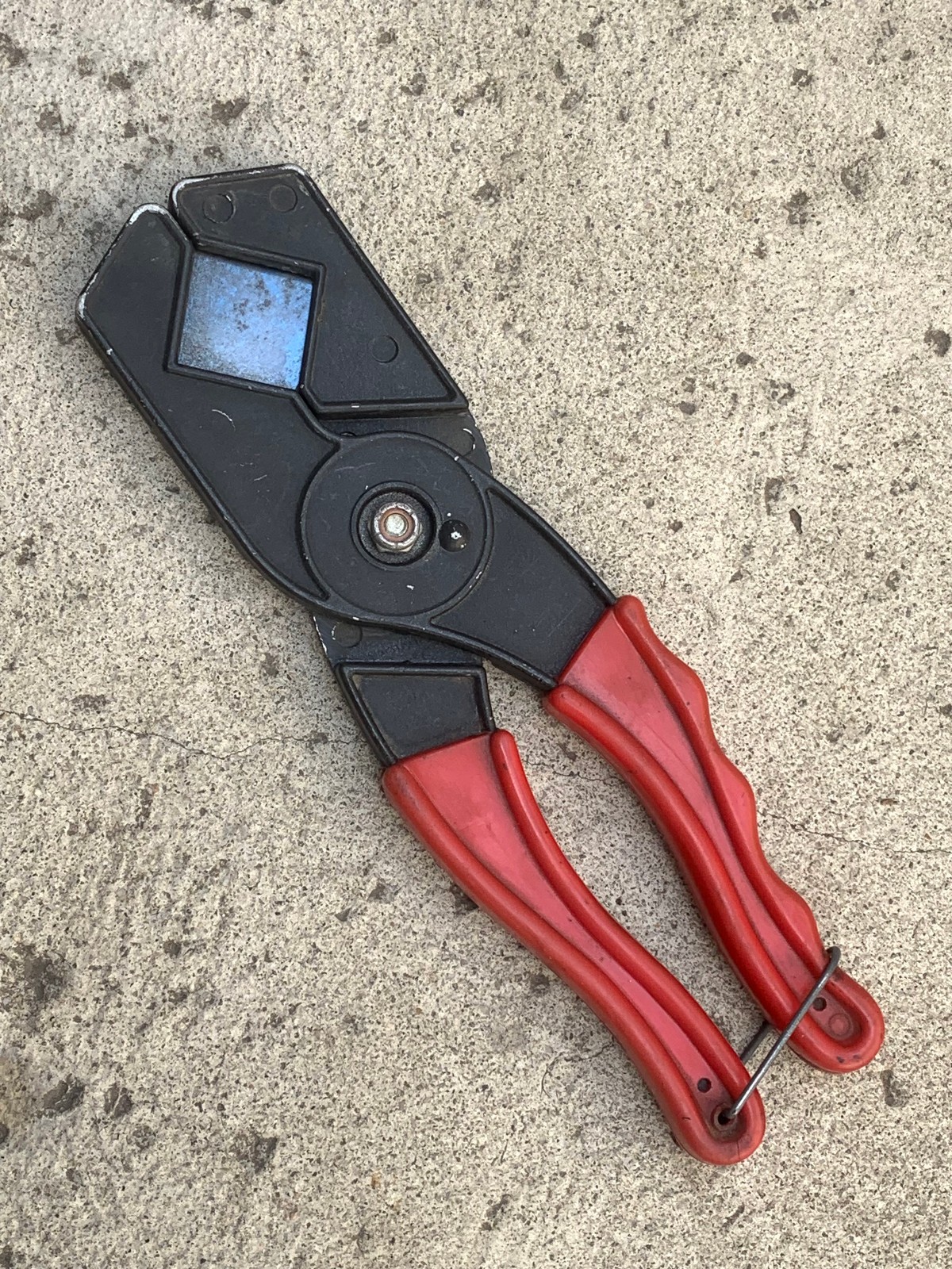 Mac Tool Canada DG1000 Heater Hose Tubing Cutter