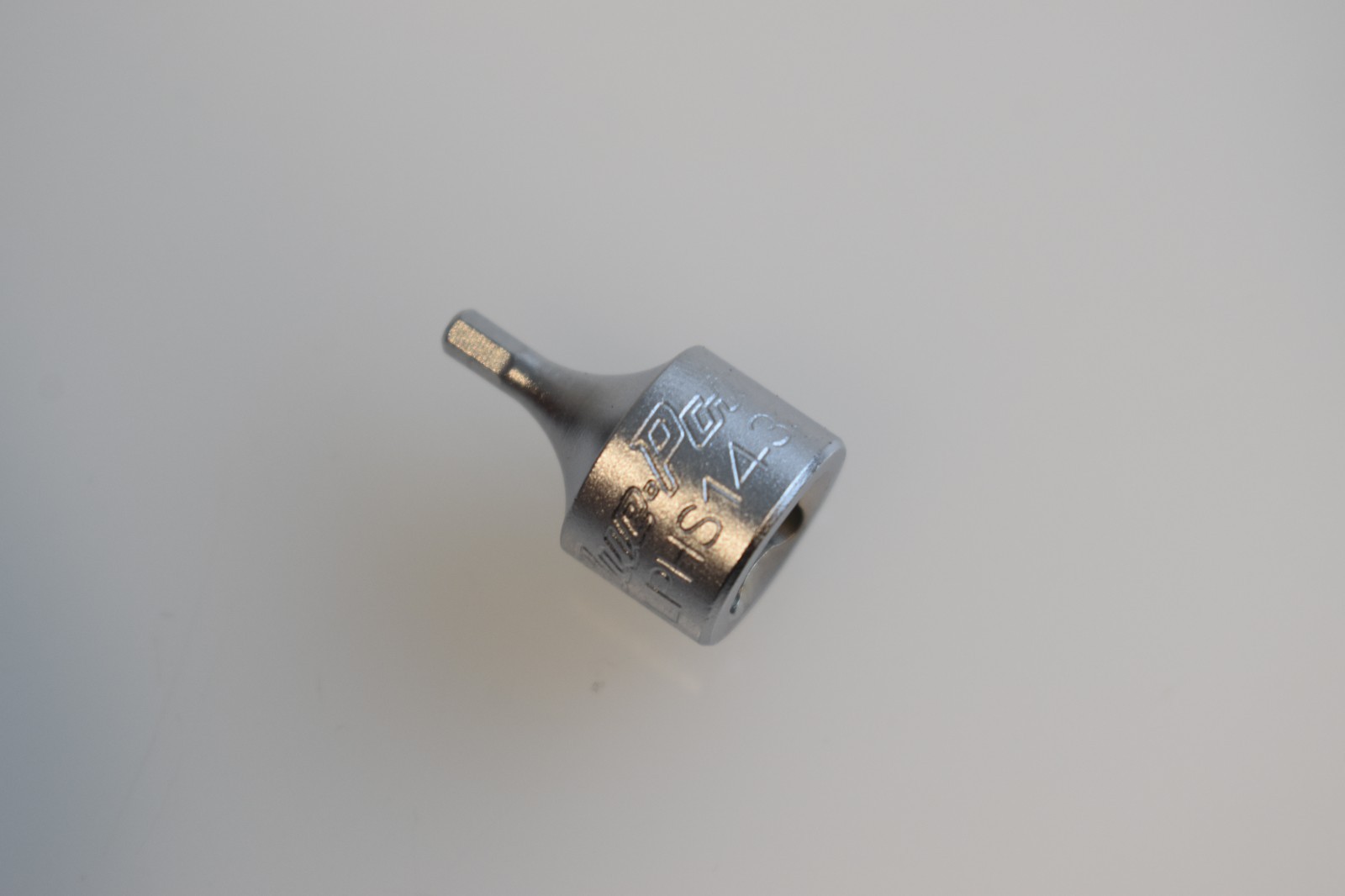 Blue Point Tools BLPHS14332 3/32″ SAE Stubby Hex Bit Socket 1/4″ Drive