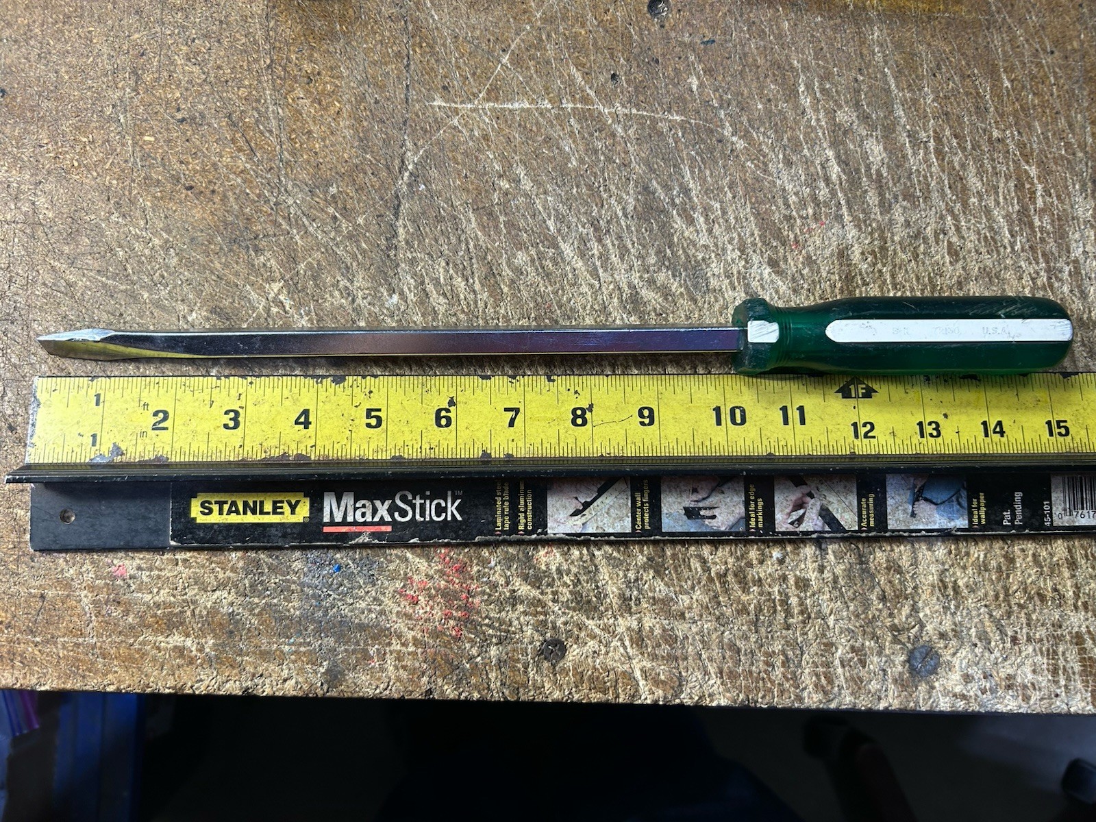 S-K 72130 Flat/Slotted Screwdriver Green & White Handle 15″ Long USA