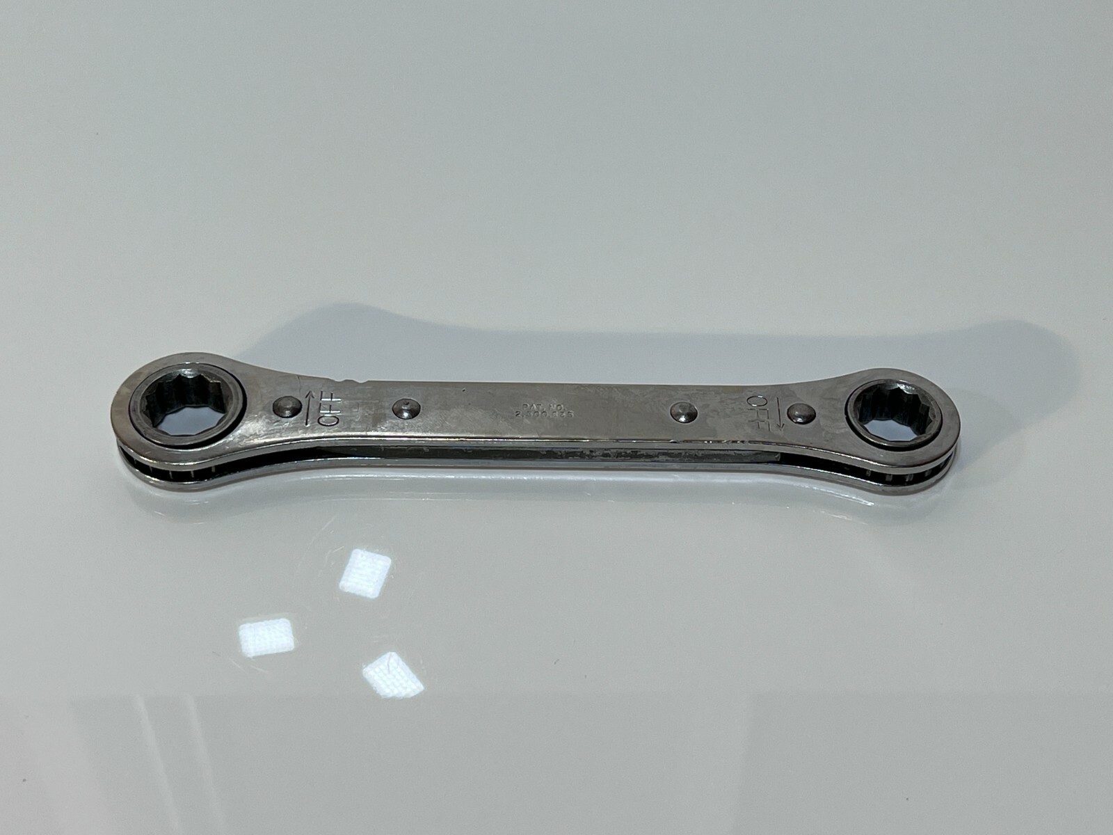 PROTO No. 1194 SAE 5/8″ x 11/16″ Box-End Ratcheting Wrench – 12 Point – USA Made