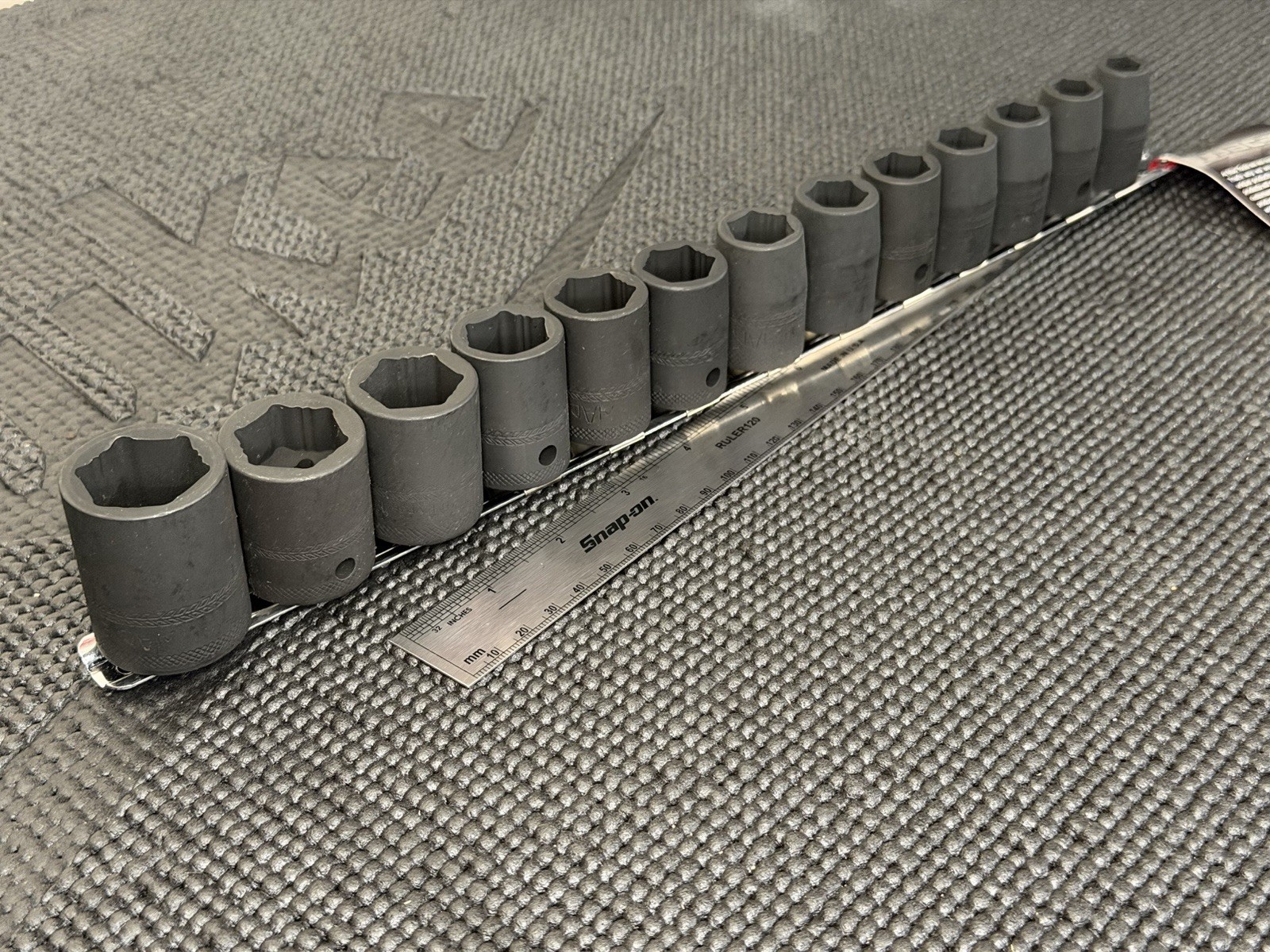 NEW Mac Tools 13PC 1/2″ Drive Metric Impact Socket Set – SVPGM136BR