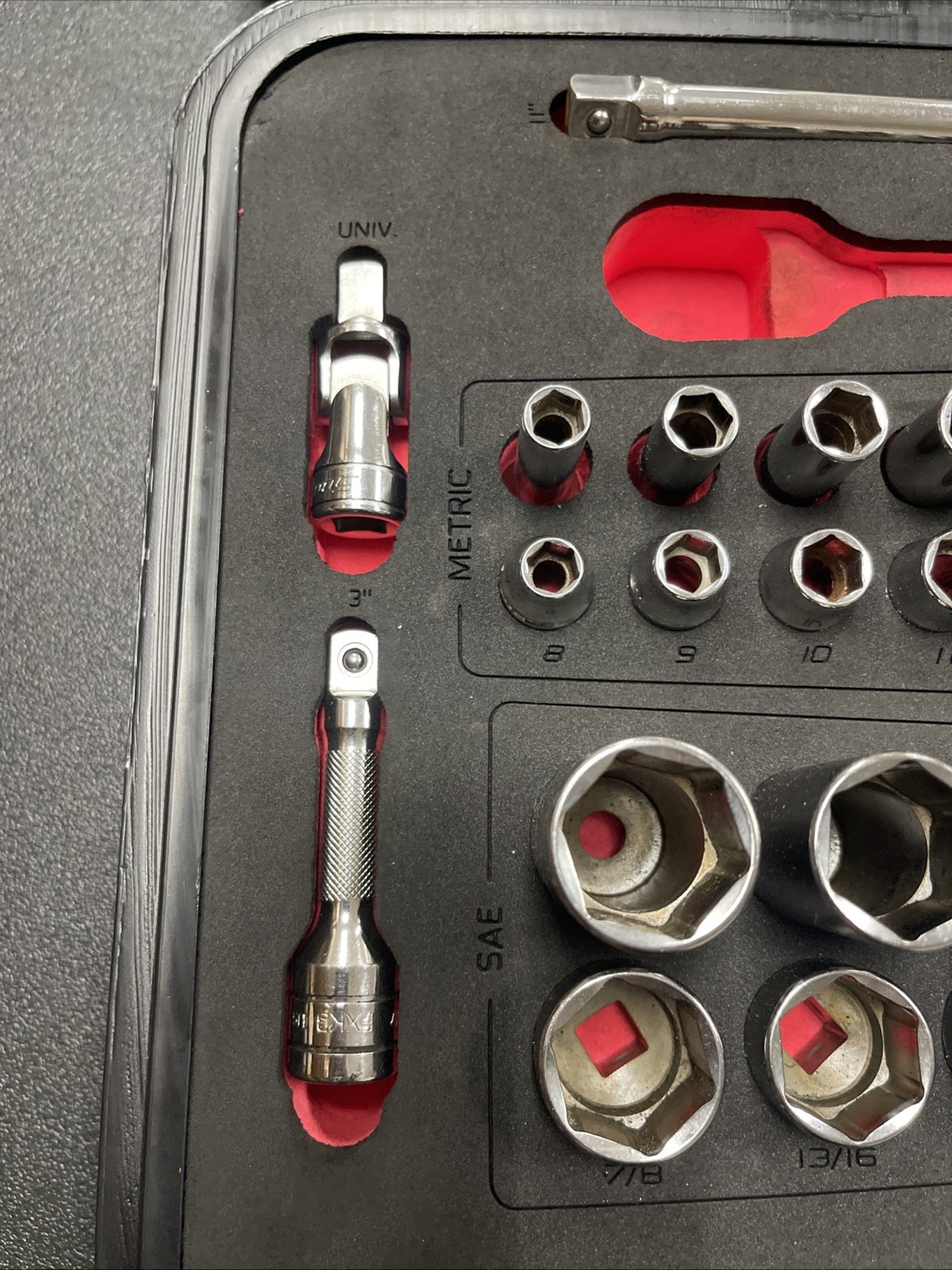 Snap On 51 pc 3/8″ Dr. 6 Pt. Metric SAE General Service Set 251FSMBFR No Ratchet