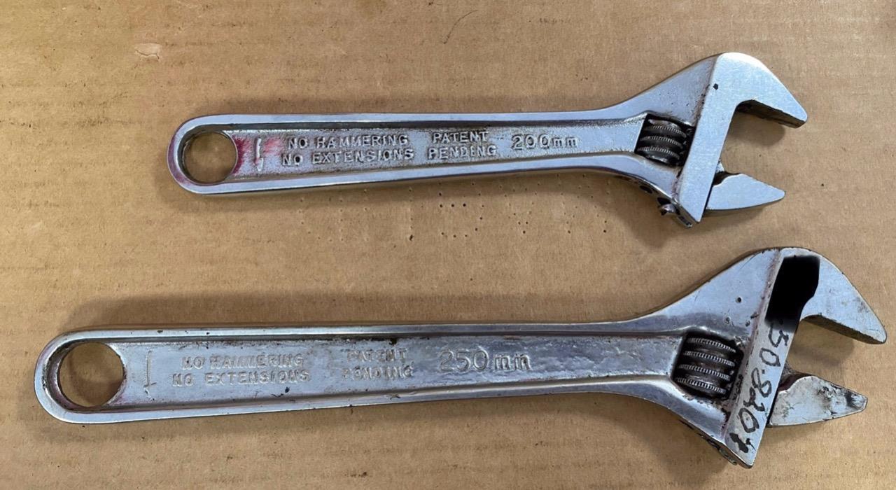 SNAP-ON 2 PC ADJUSTABLE WRENCHES (8″ AD8 & 10″ AD10) USED.