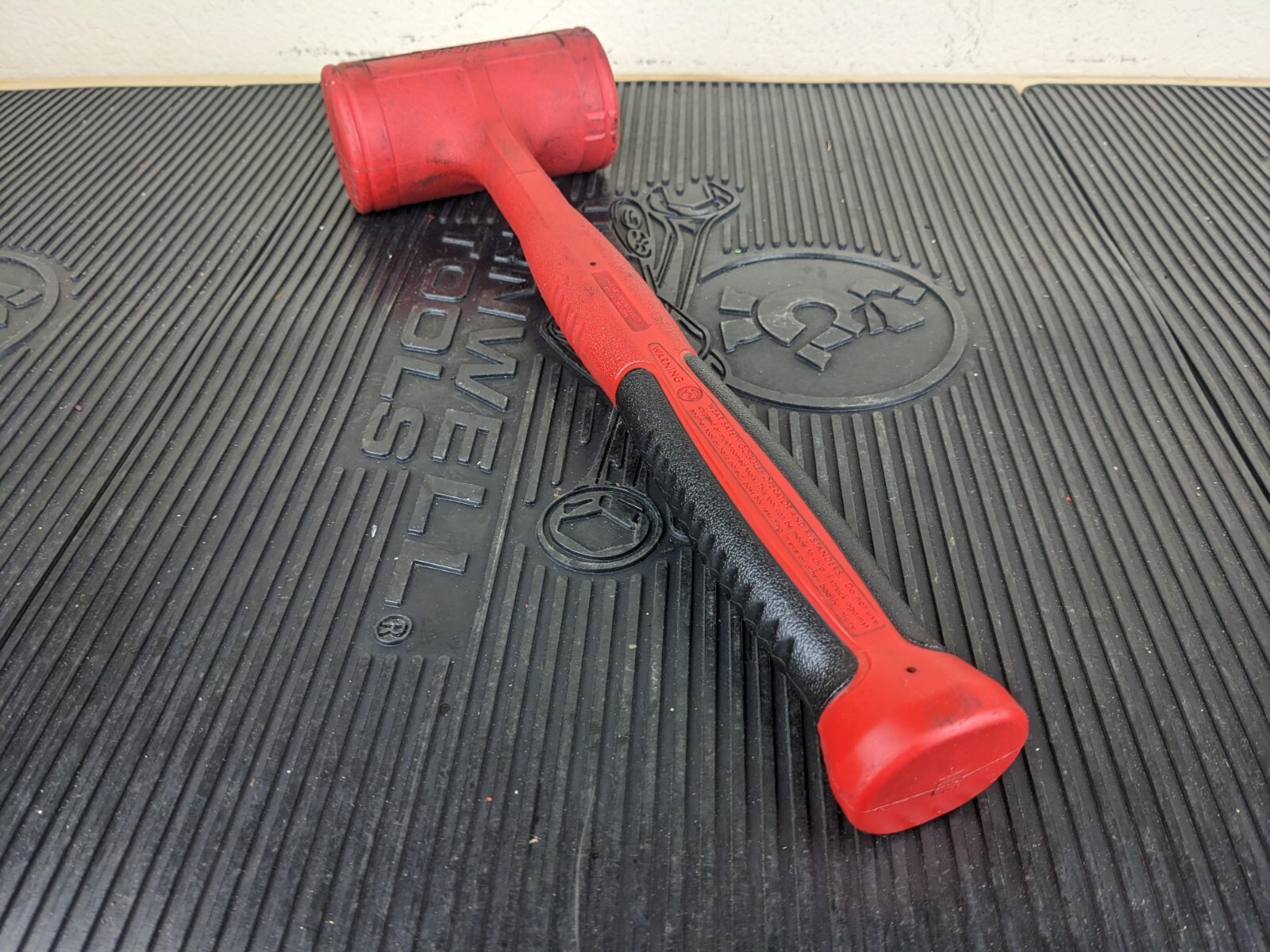 #ba806 Snap-On HBFE48 Dead Blow 48-Ounce Soft Grip Hammer RED