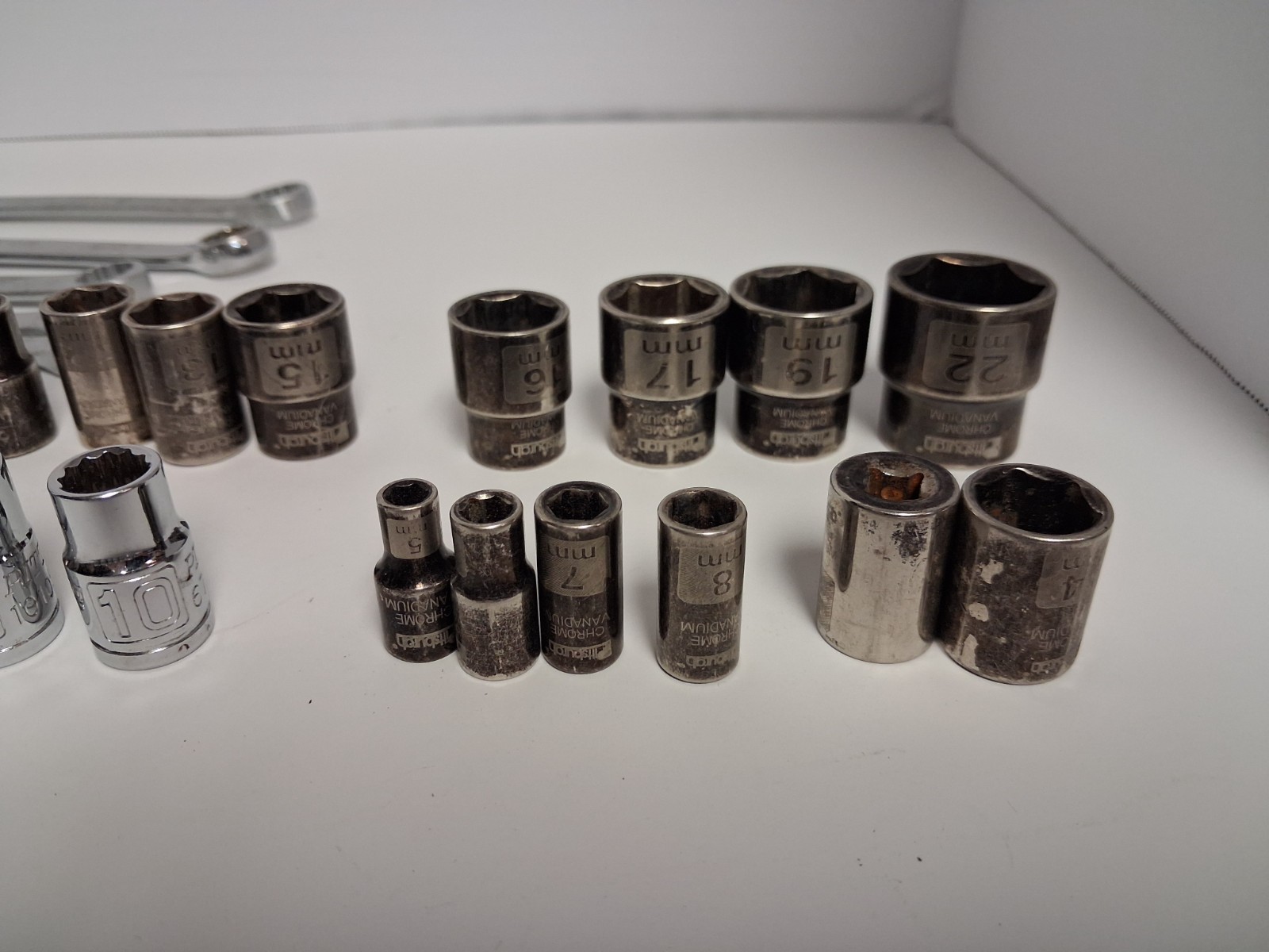 Pittsburgh Sockets Lot Of 40 1/4 & 3/8 drive sockets plus Stanley wrenches