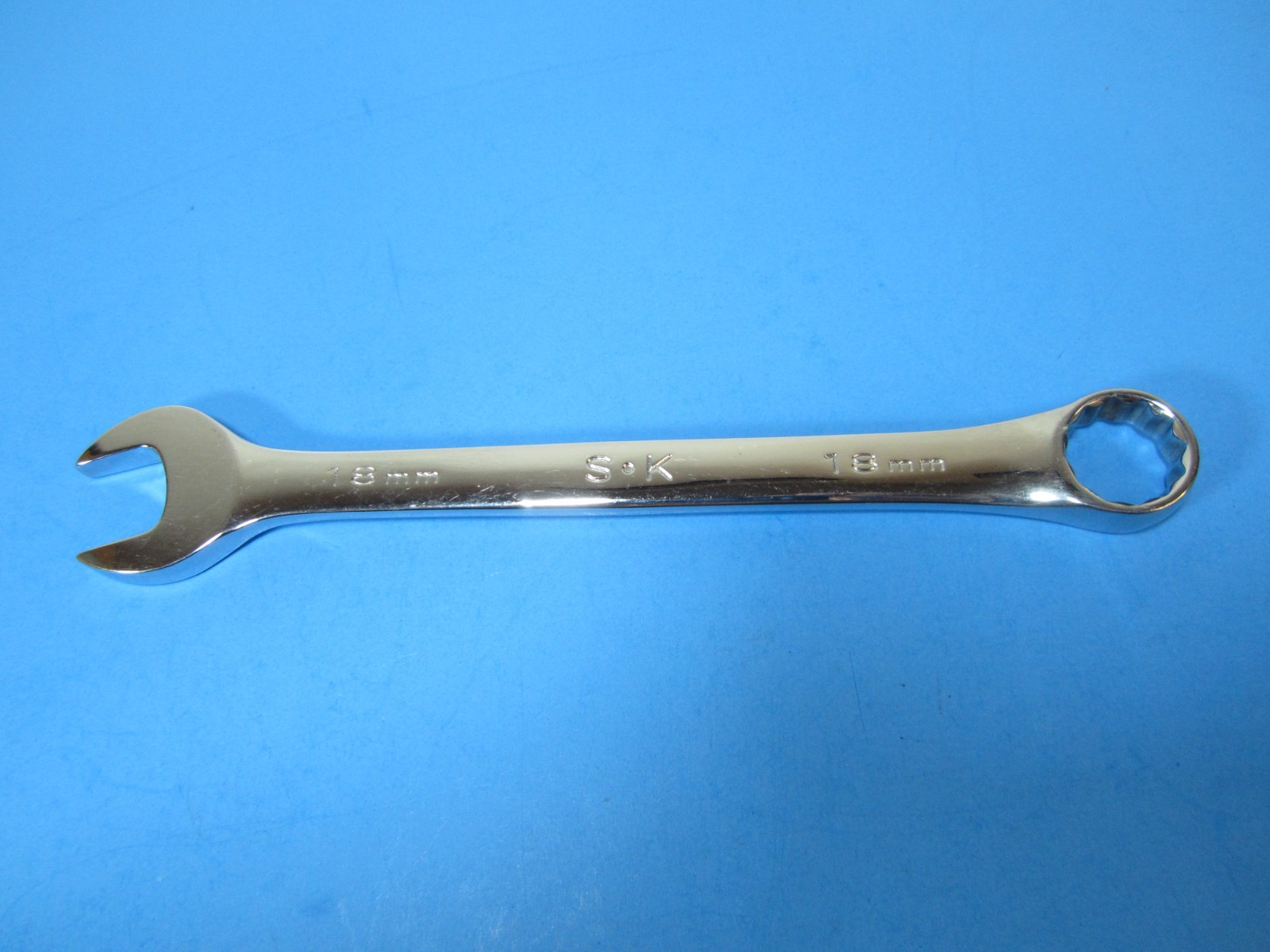 S.K. TOOLS * New Old Stock * 18mm 12-point # – 88318 Combination Wrench