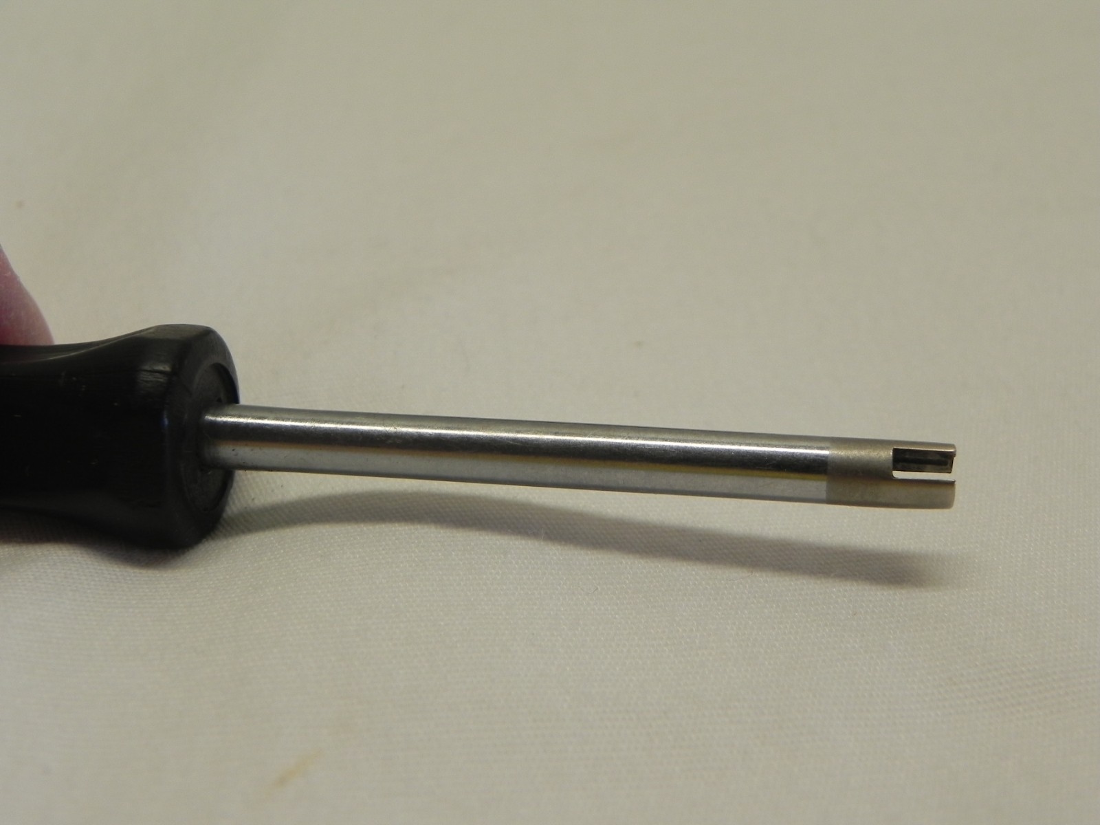 Snap-on 2 Piece MD17 & TR108 Carb Adjustment Tool & Tire Valve Core Tool
