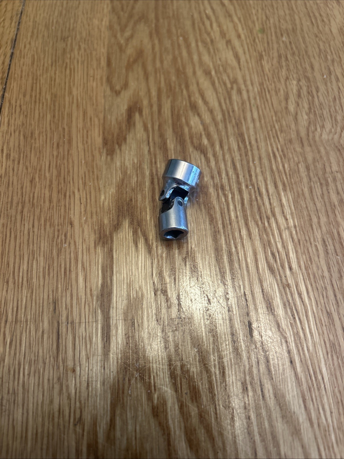 MATCO TOOLS – 11mm Swivel Socket, 1/4″ Drive, 12 Point, Part# AU11M6
