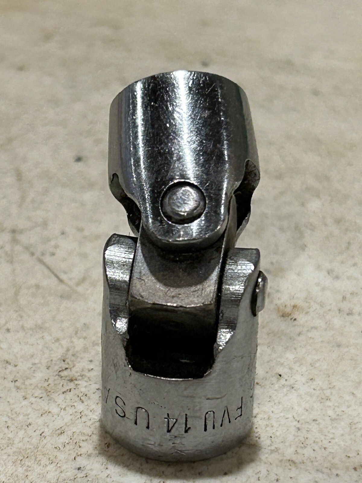 Snap On USA 7/16″ 12 Point 3/8″ Drive Swivel Socket FVU 14