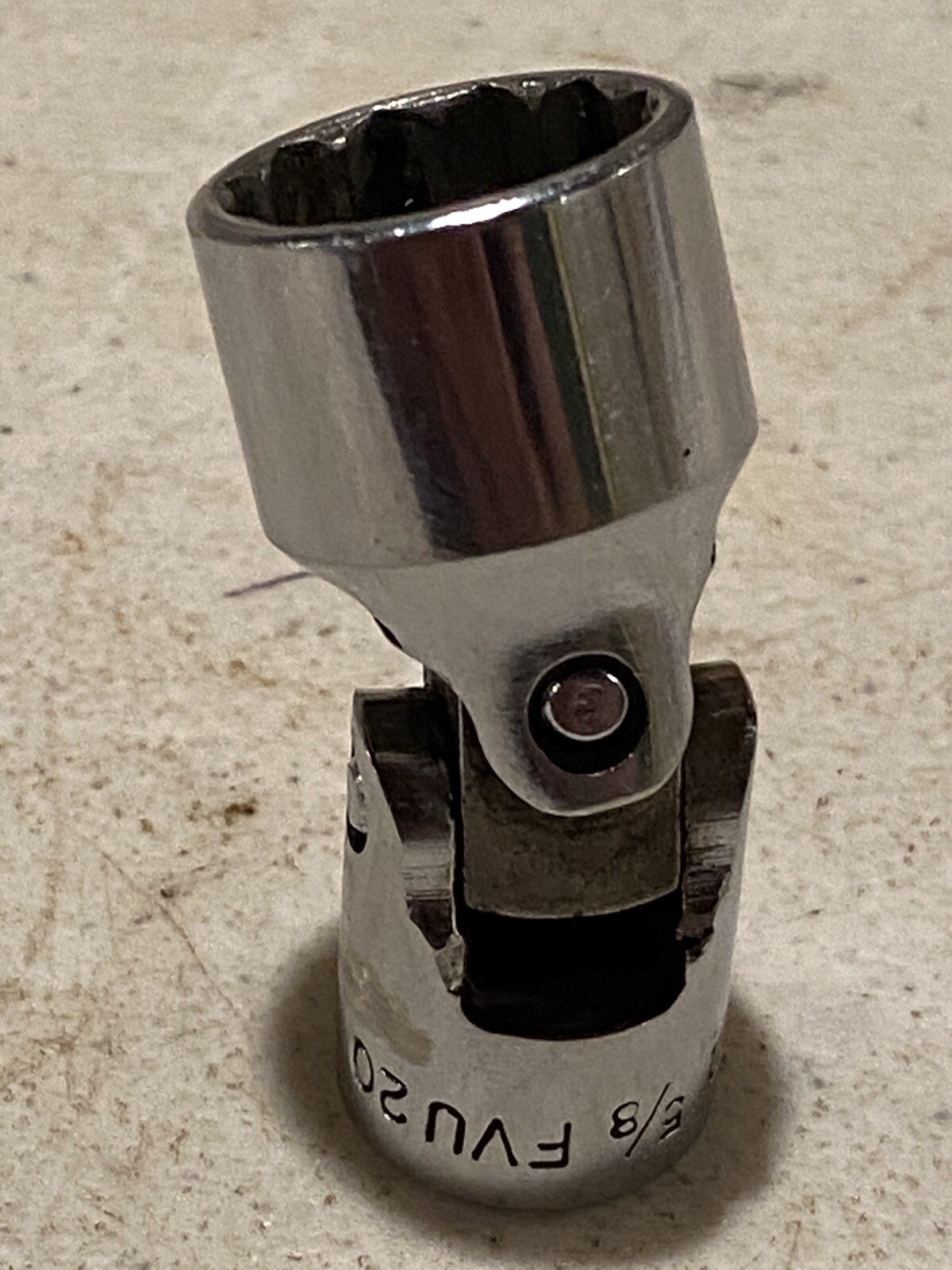 SNAP ON TOOLS FVU20 3/8″ Drive 5/8″ SAE Universal Joint 12-POINT SOCKET USA