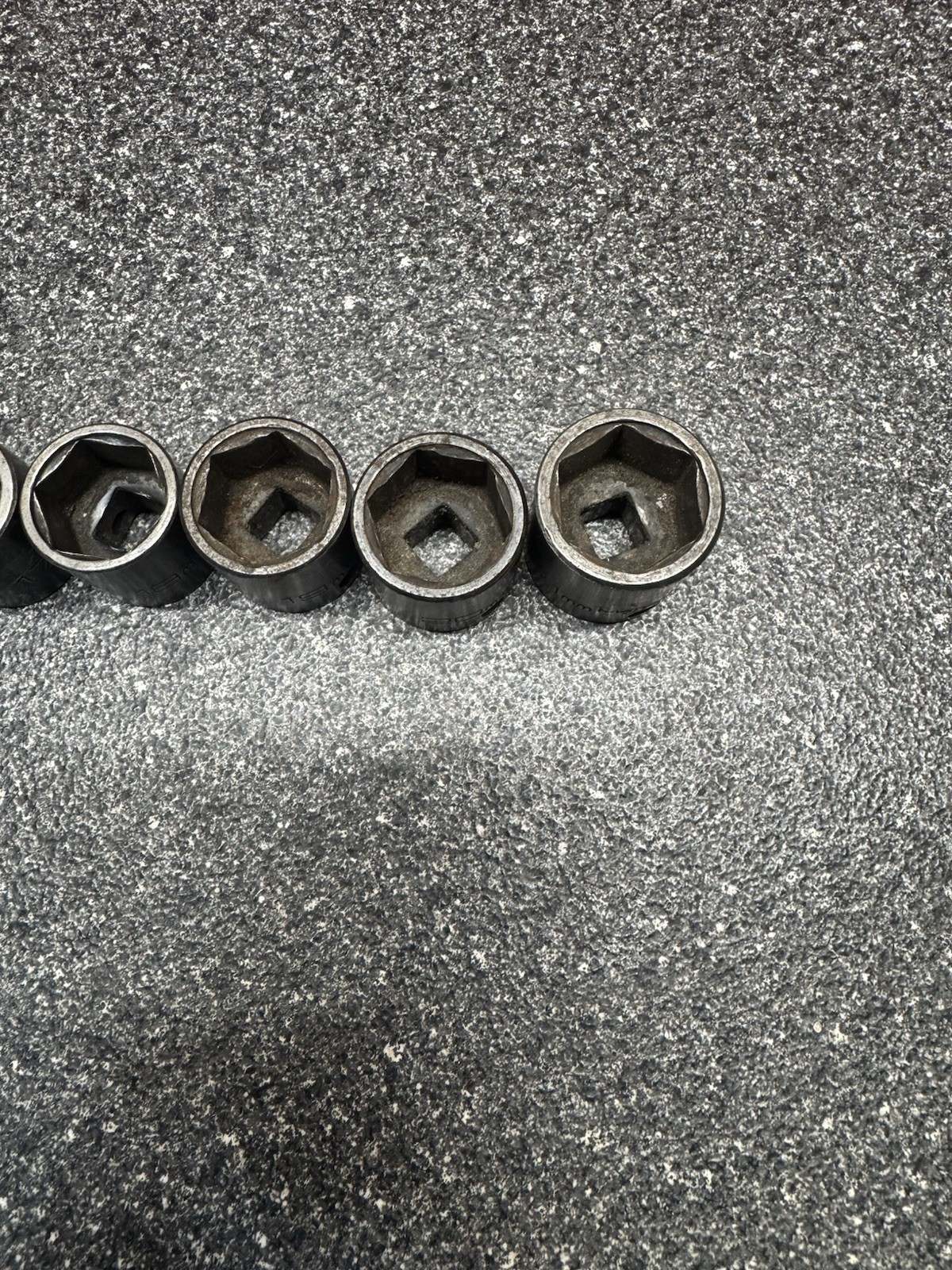 MATCO 3/8” Dr. 6 Pt. Metric, Shallow Impact Socket Set 14 pcs. 8-22mm READ