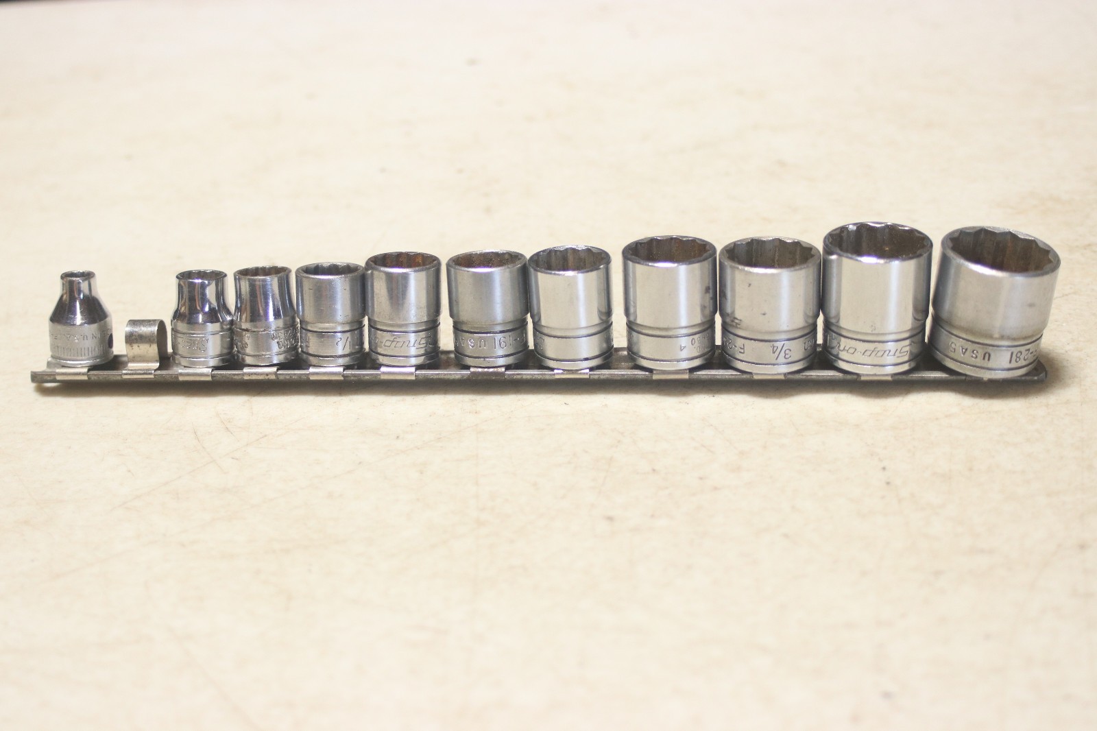Snap On 3/8 Inch Drive 12 Point SAE Socket Set 1/4 to 7/8