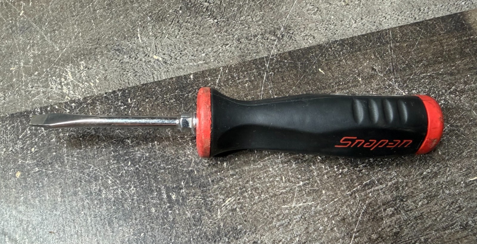Snap-on SGD2 Flat Tip Slotted Screwdriver 7/32 Red Black Soft Grip Handle USA