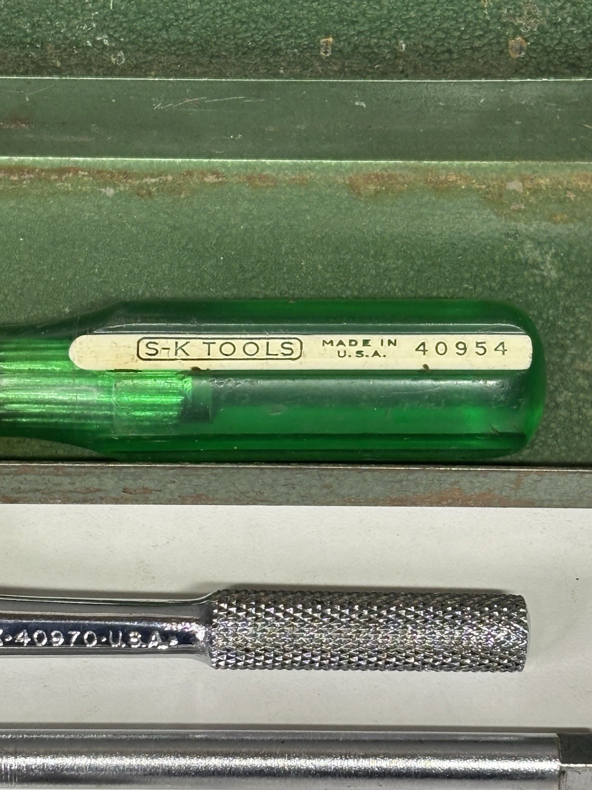 Vtg. S.K 1/4” Metal Box Socket Set Driver.ratchet,2 Ext. Uni Adapt, 4 Deep Well