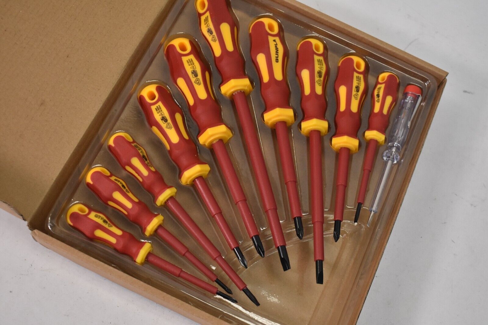 Gunpla 11 Piece Screwdriver Set 1000V w Magnetic Tip Soft Grip Slotted Phillips