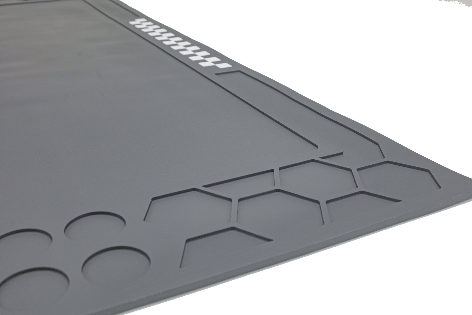 RC Raceworx Worx Pit Mat in Black and White – 18×36
