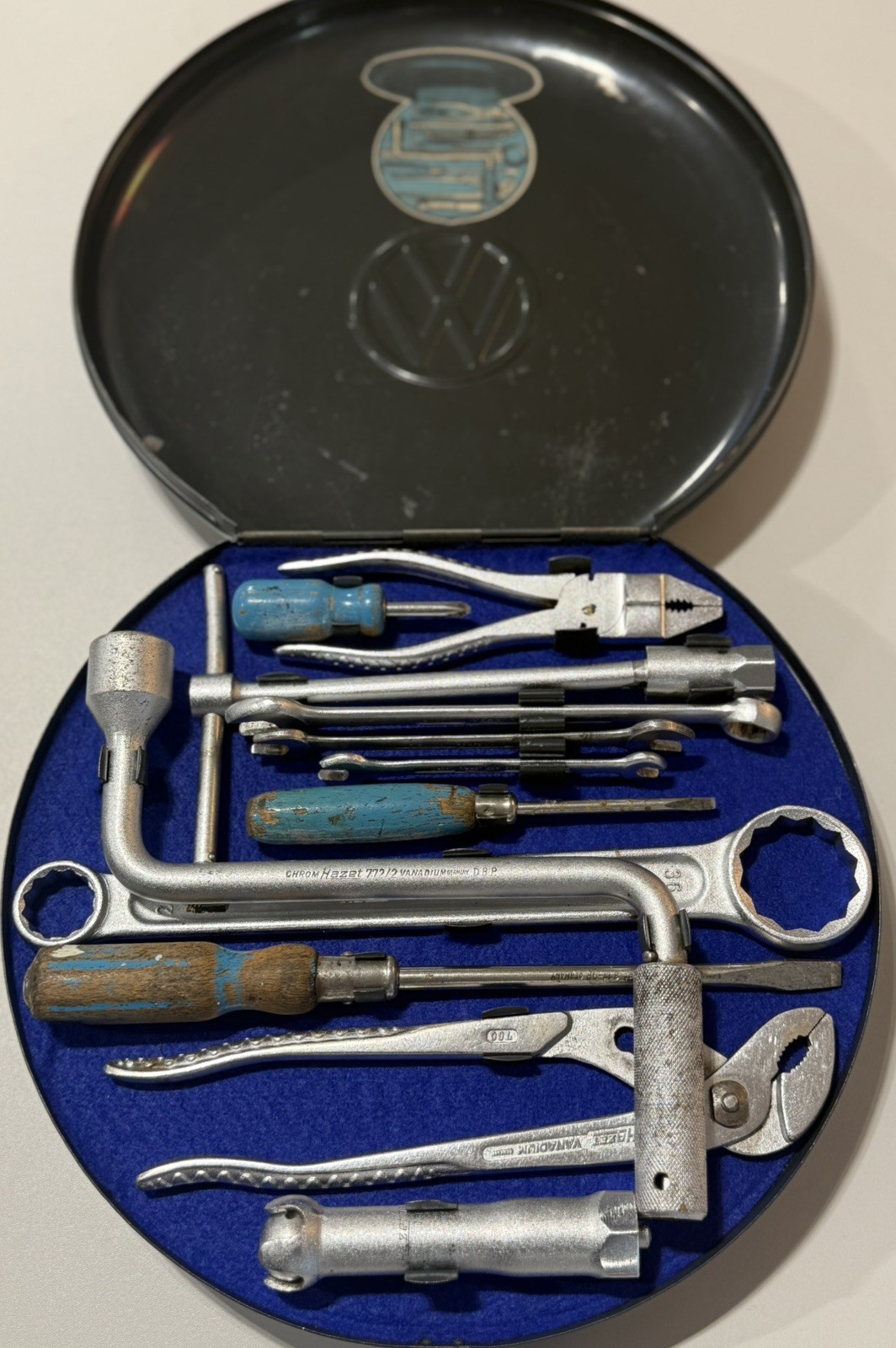 Hazet 15” VW Tourist Dealer supplied Tool Kit 111016025
