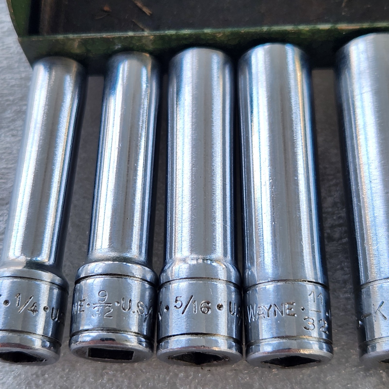 S.K. & S.K. Wayne 1/4″ & Case. 7 6 Pt Deep Sockets, 7 – 6 Pt Reg, 2 Ext. 6″ & 2″