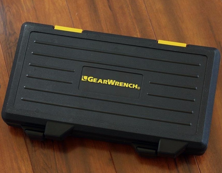 GEARWRENCH 80300P – 51 Pc. 1/4 Inch Drive 6 Pt. 120XP Mechanics Tool Set