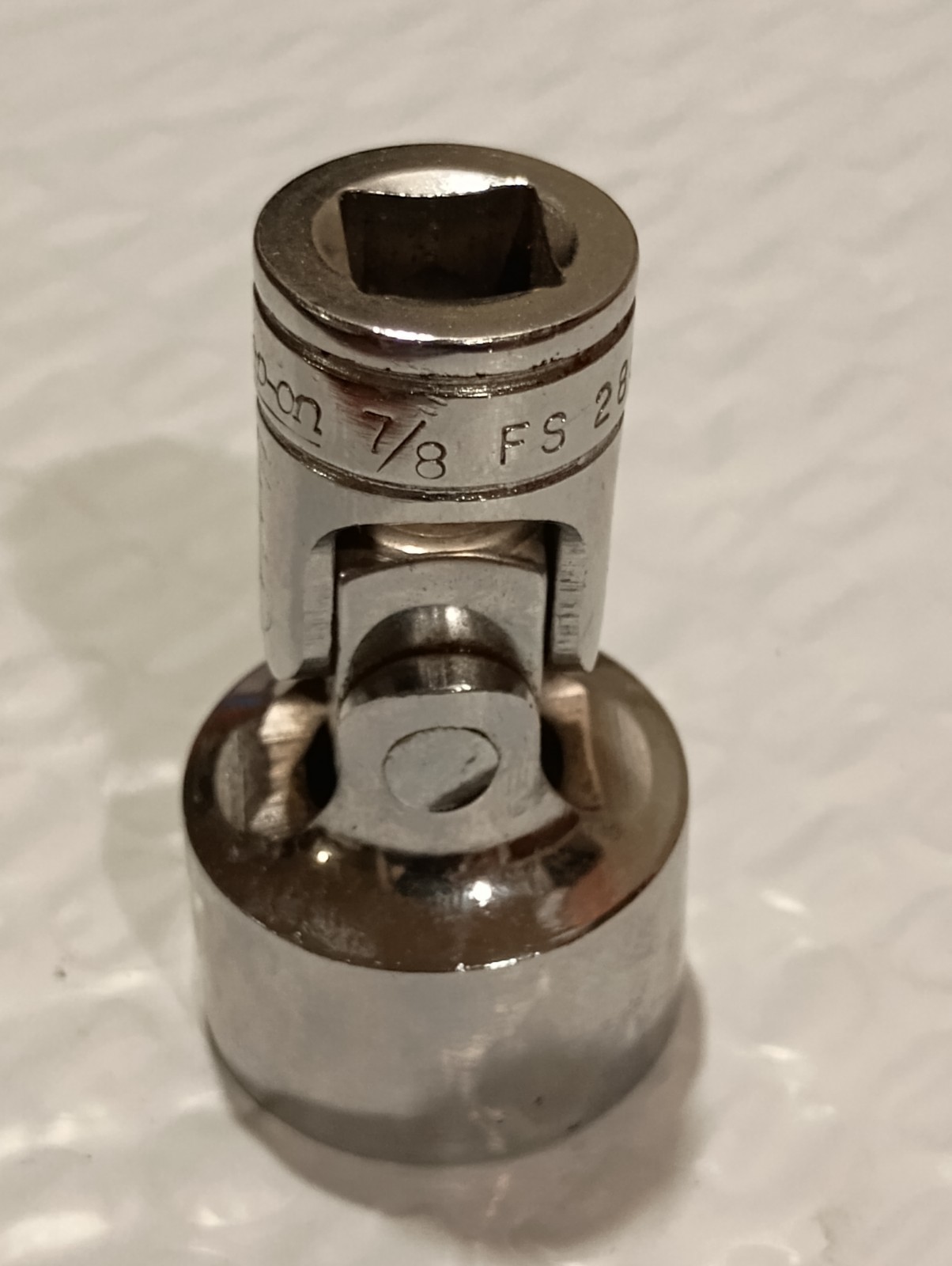SNAP ON FS28, 3/8″ DRIVE, 7/8″ SOCKET, UNIV/SWIVEL, SHALLOW, 6 POINT.