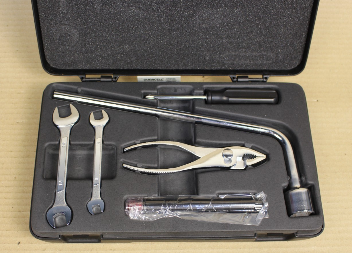 Lexus Ls430, Ls400 Emergency Lug Wrench Toyota OEM Tool Kit