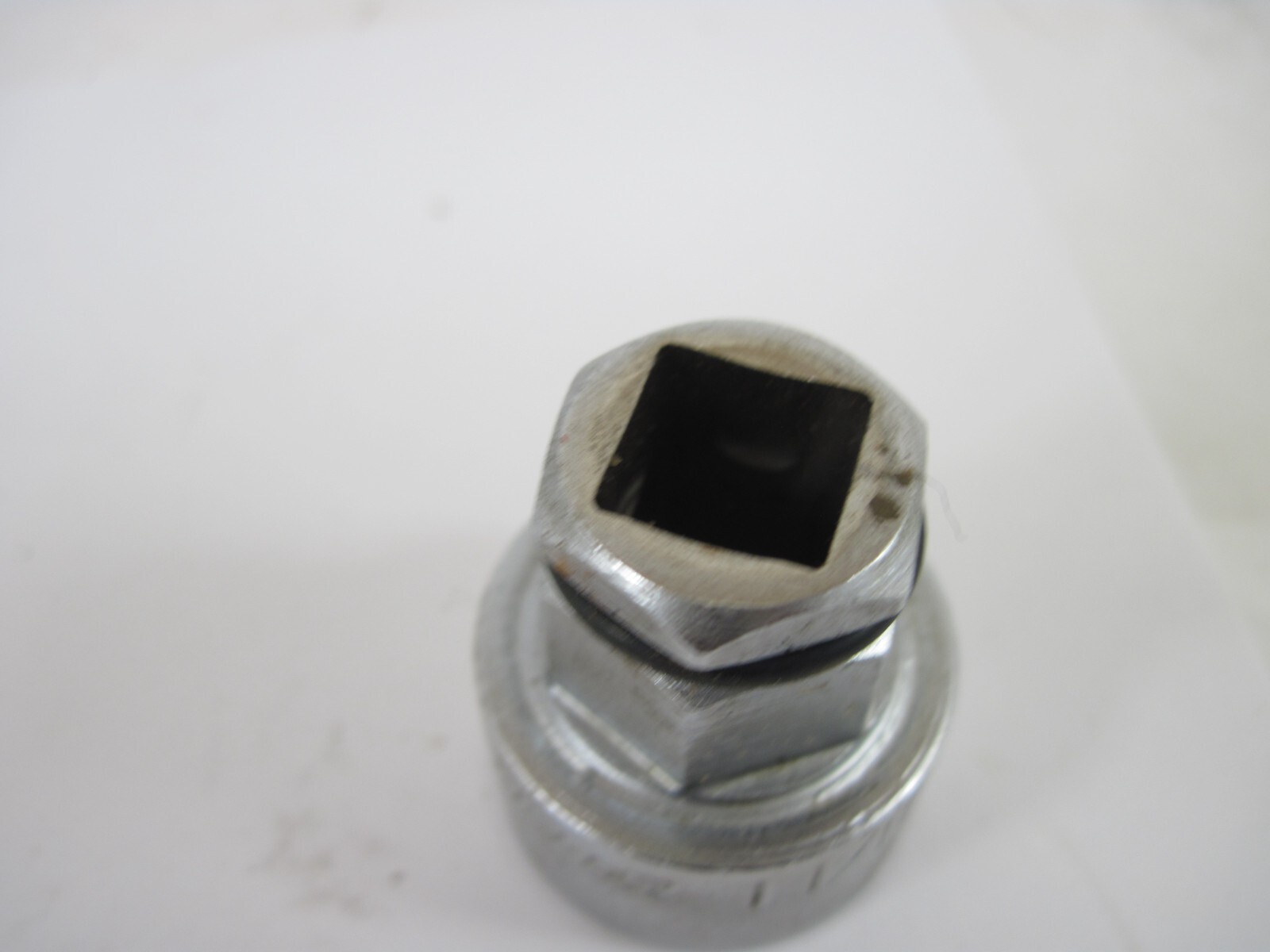 Snap On 11/16″ SAE Low Profile Pass Thru Socket AF220A NOS NEW