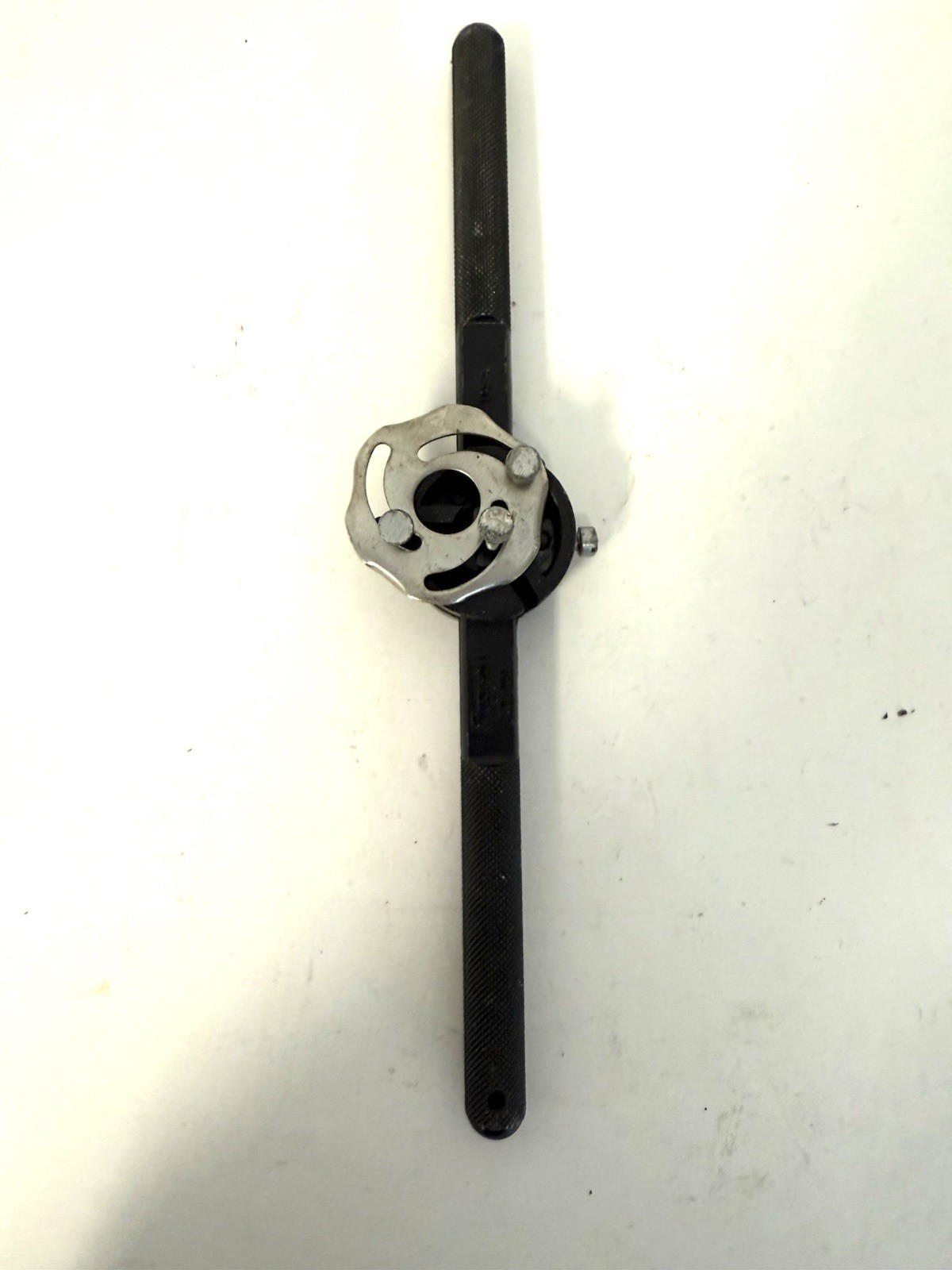 Snap-On Tools USA 1″ Double-Hex Self-Centering Threading Die Stock Handle TD10A