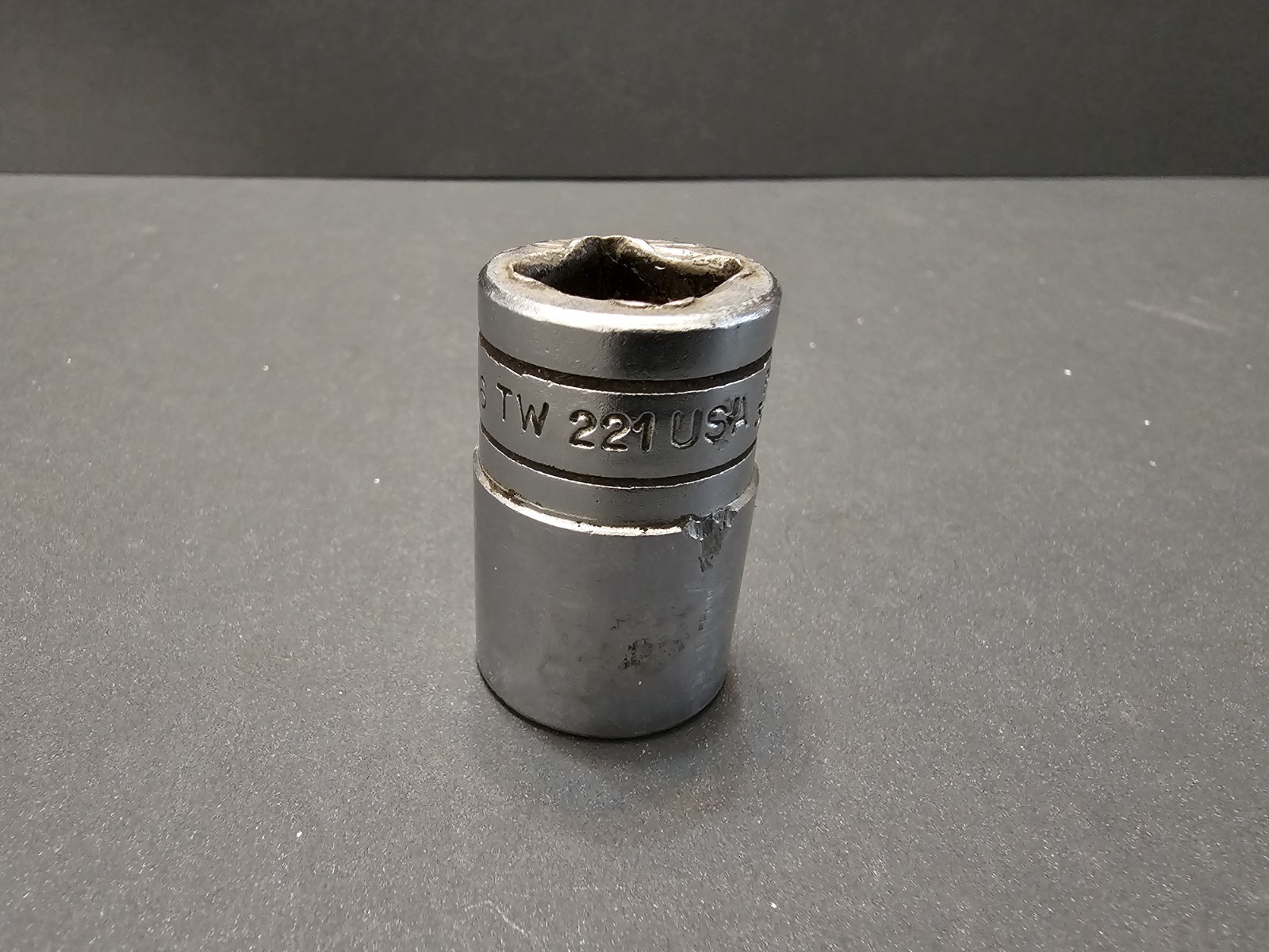 Snap-On TW221 11/16″ Shallow Standard Socket