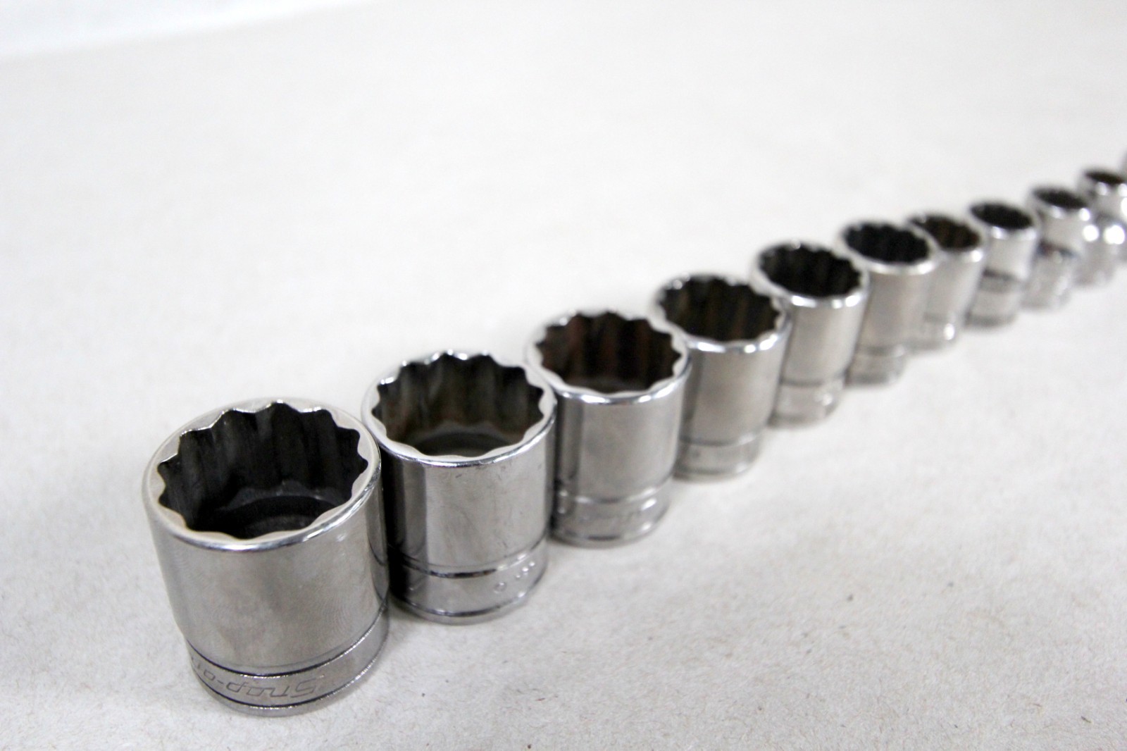 Snap-on F081 – F281 3/8″ Drive 12 Point 11 Piece SAE Chrome Set SEE DESC