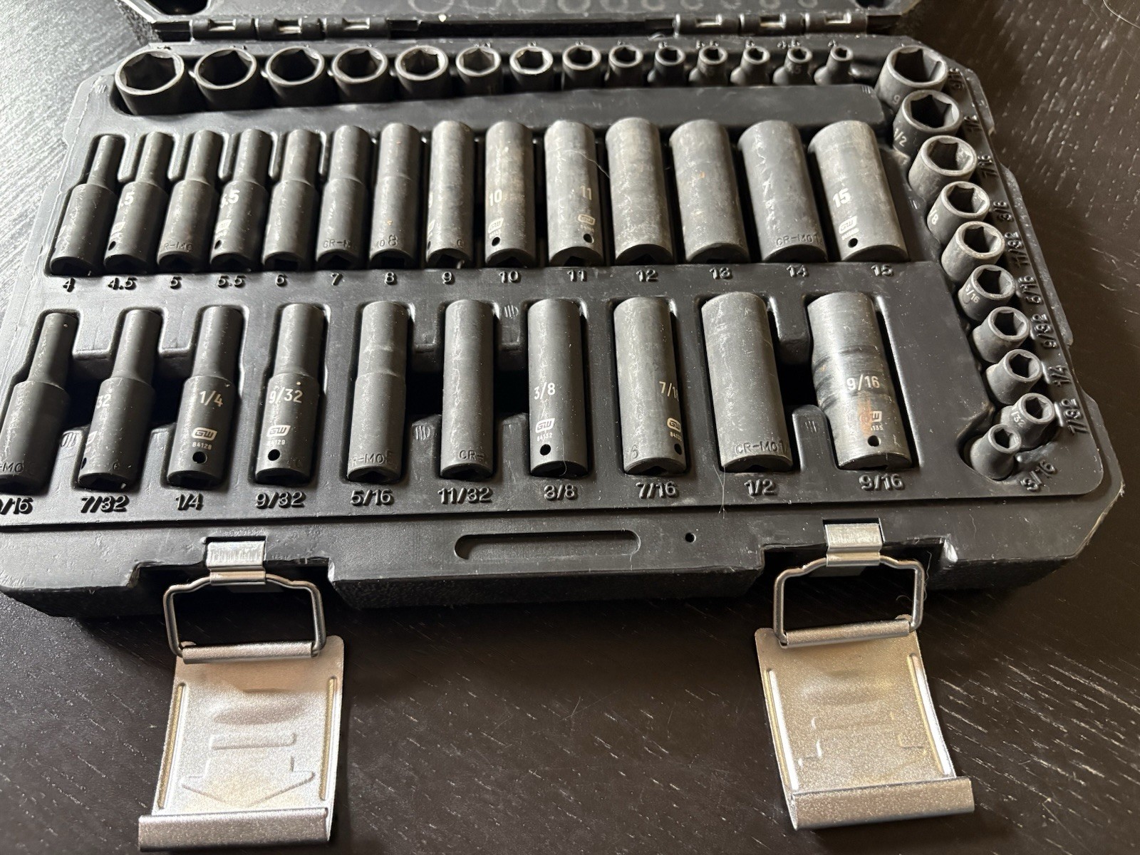 Gearwrench 48-Pc 1/4″ Drive 6-Point Impact Socket Set SAE/Metric Standard Deep