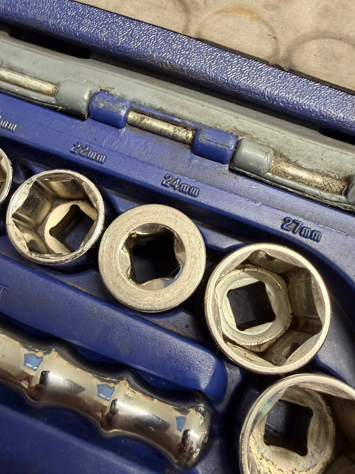Blue Point 33 pc 1/2″ Drive SAE/Metric General Service Socket Set BLPGSS1233