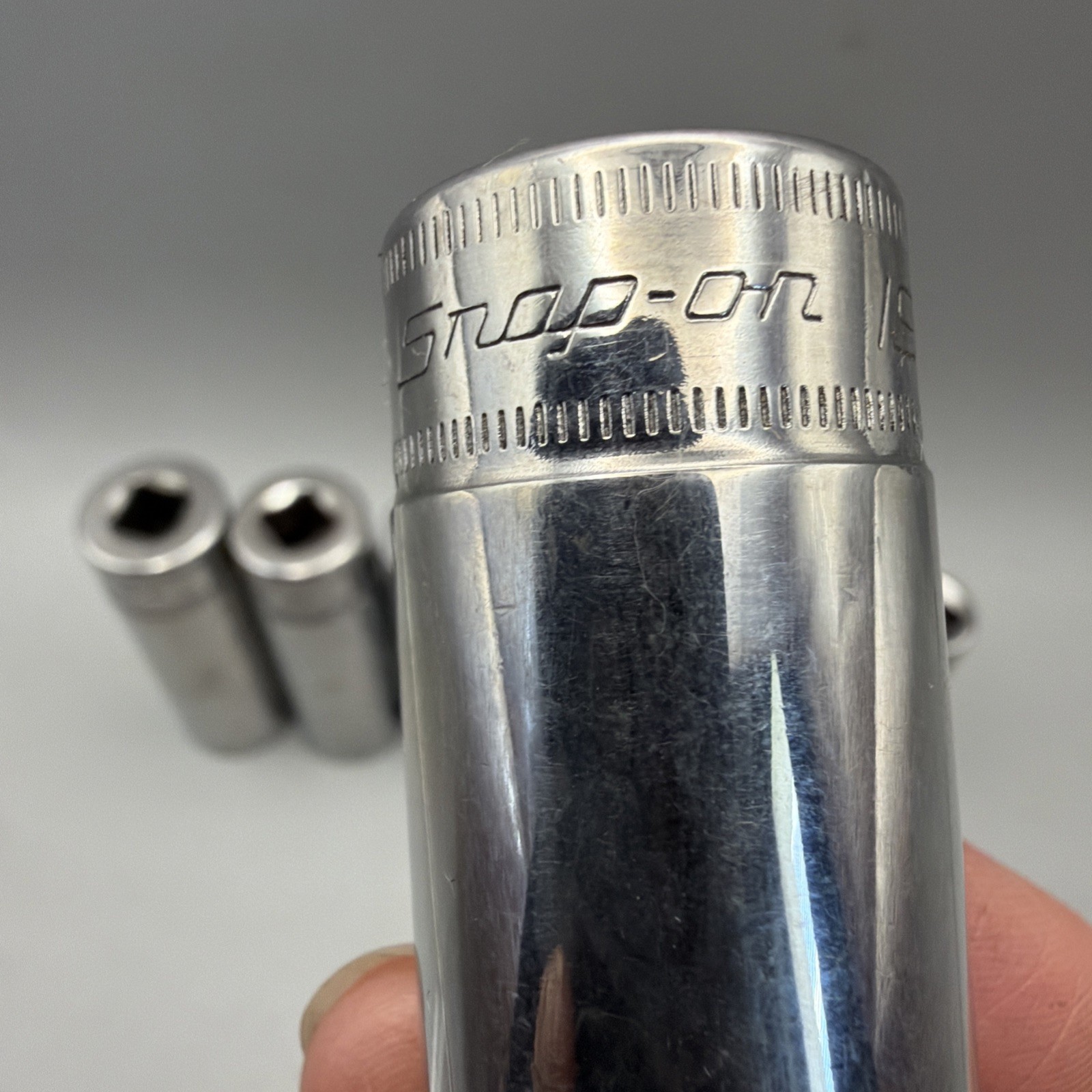 Snap-on 3/8″ Drive 6-Point Metric Deep Socket Set, 8 Piece, 12mm-19mm, SFS