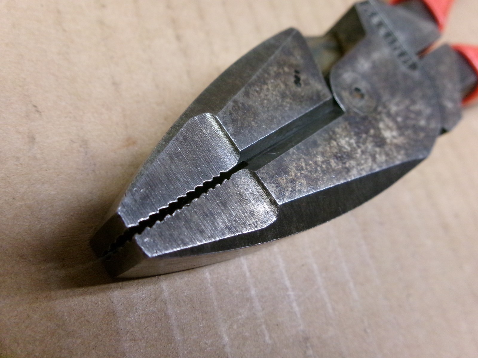 Knipex 9″ High Leverage Lineman Pliers No 0901240