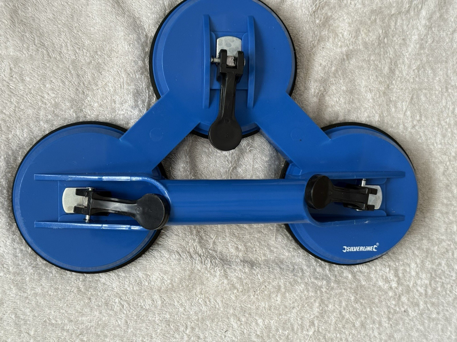 GENUINE BRAND NEW UNUSED SILVERLINE – TRIPLE SUCTION PAD – 100KG