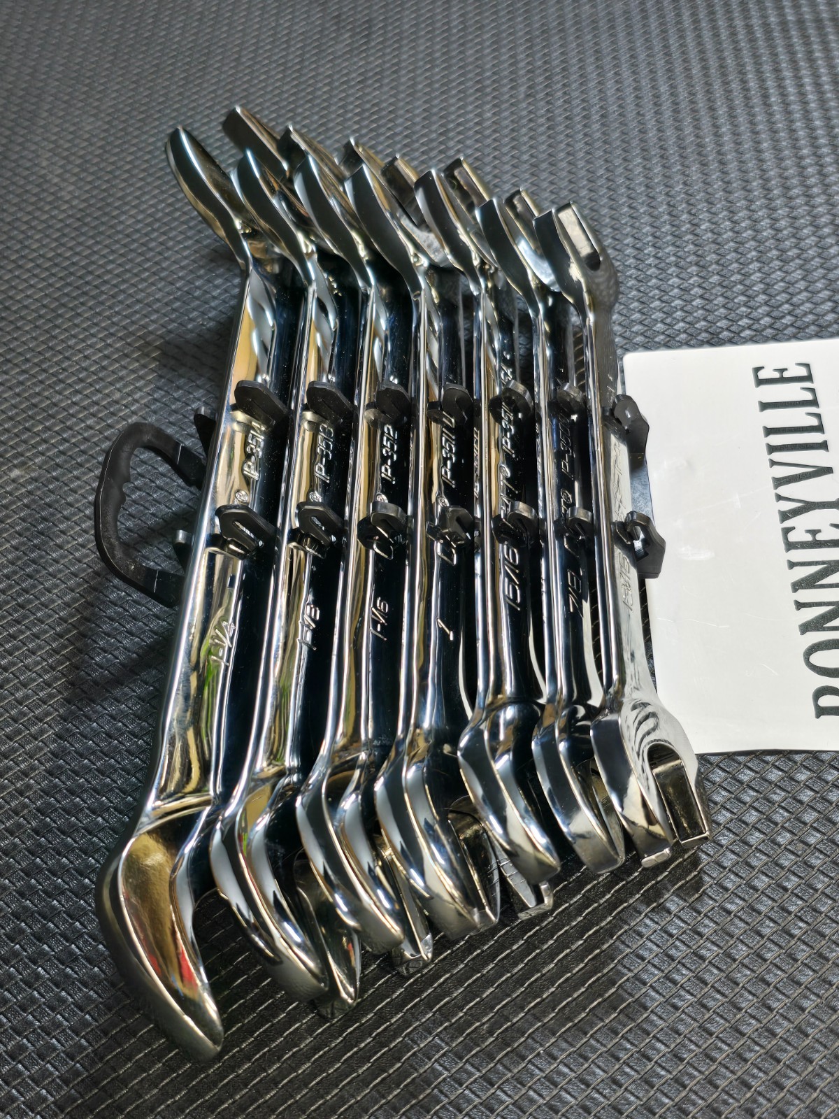 CAT Tools USA 3/8″ to 1-14″ 14pc SAE Open End Angle Wrench Set Snap On
