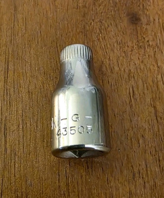 Craftsman USA 4mm Socket 6 Point 1/4″ Drive G 43505 (Top Knurl)