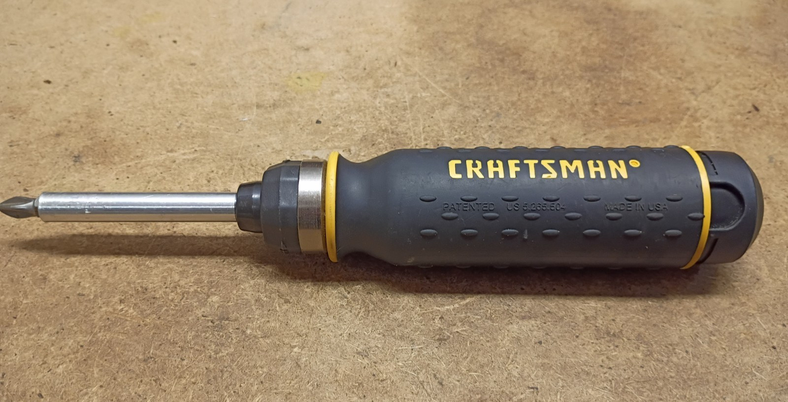 Craftsman USA Ratcheting Reversible Screwdriver with 14 Bits No 41796.