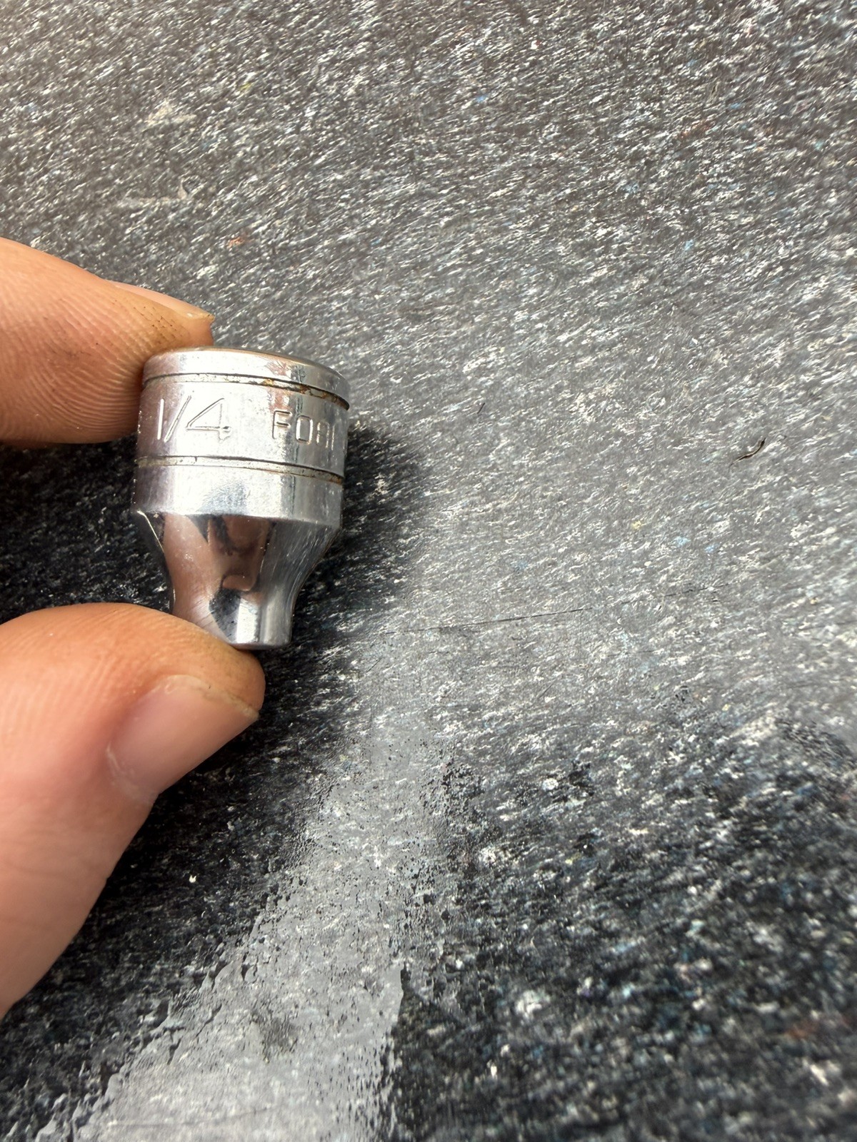 Snap On F081 3/8″ drive 12-point shallow 1/4″ socket – excellent condition