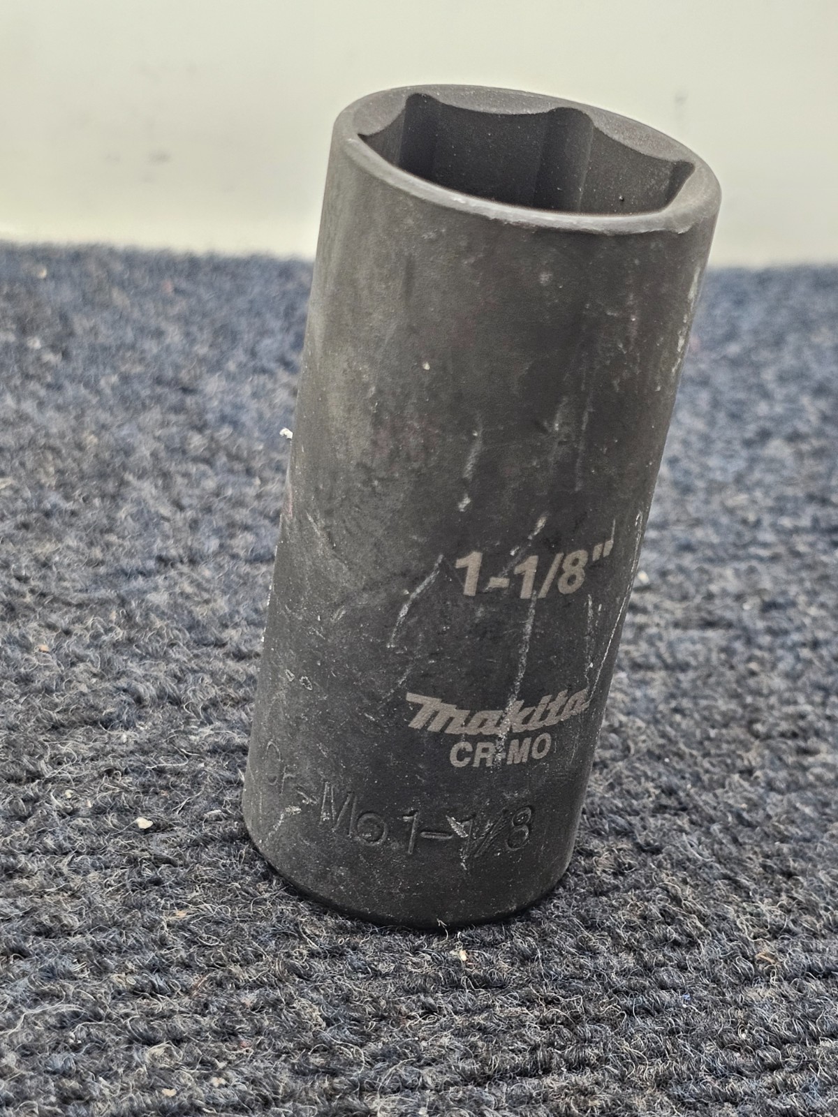 Makita 1-1/8″ Deep Well Impact Socket 1/2″ Drive CR-MO Black