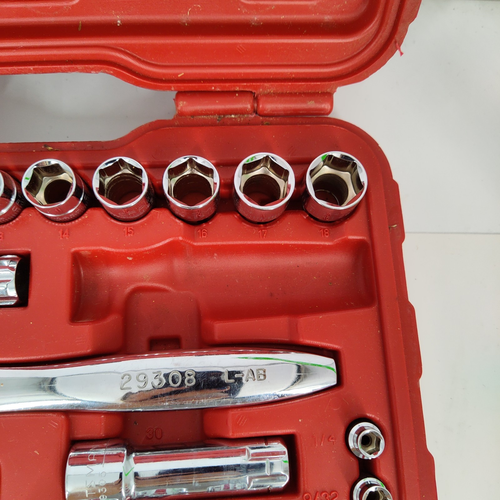 CRAFTSMAN 30pc Max Axess Pass Thru Low Profile Socket Ratchet Tool Set READ