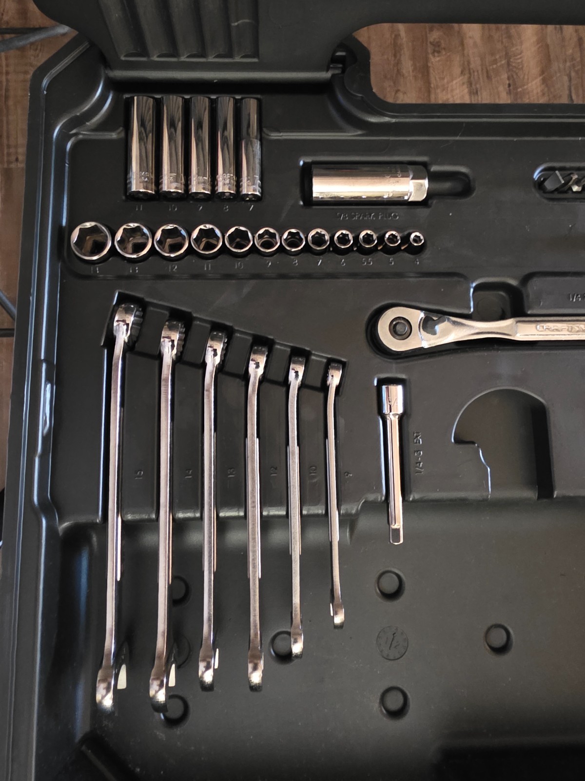 Craftsman 154 pc. socket set SAE/Metric sizes complete with case