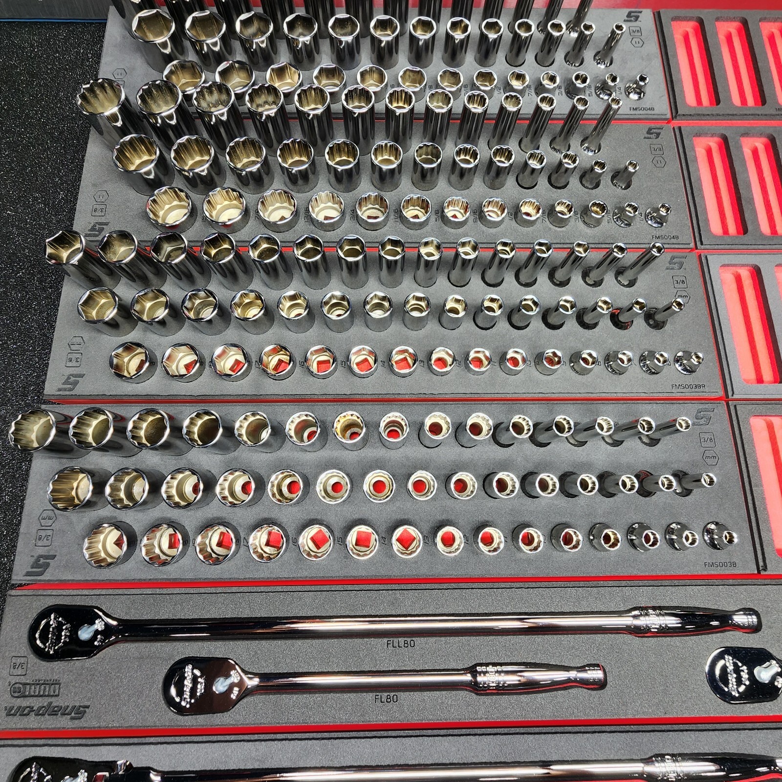 Snap-on Tools 6 & 12-POINT RED 185pc 3/8″ Drive General Service Set 2185GSS01FR
