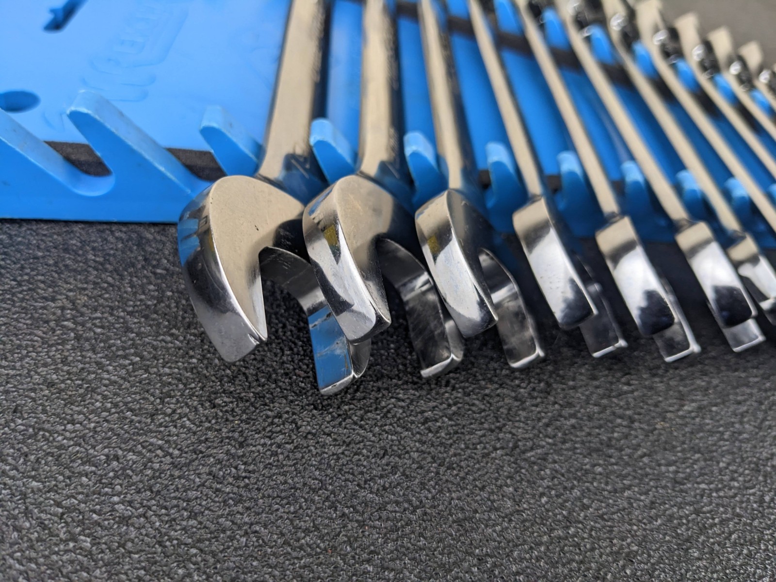 #bo678 Blue Point BOERM712 12 Pc Metric Reversible Ratcheting Wrench Set 8-19mm